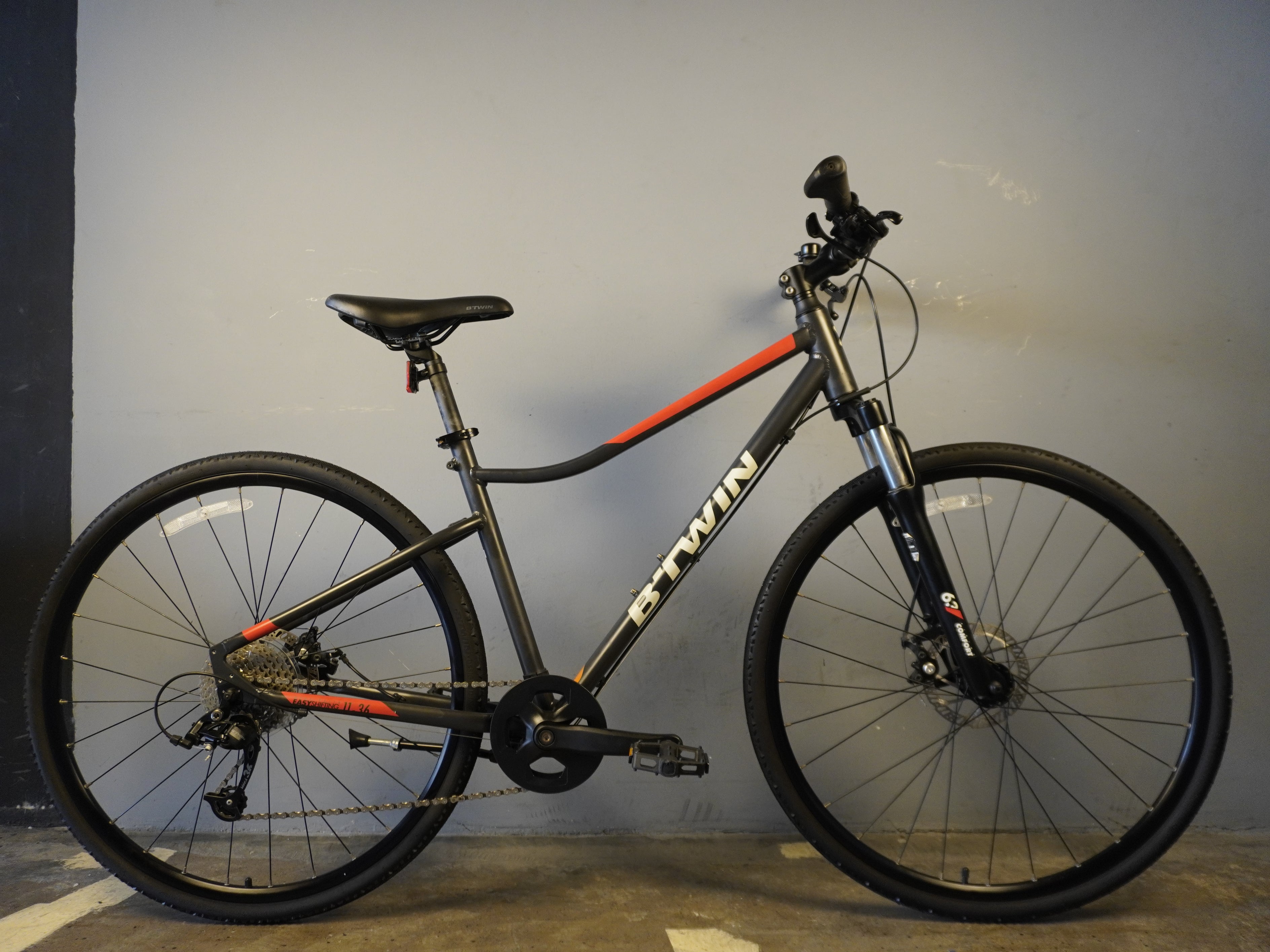 B'twin Riverside 500 Mountain Bike