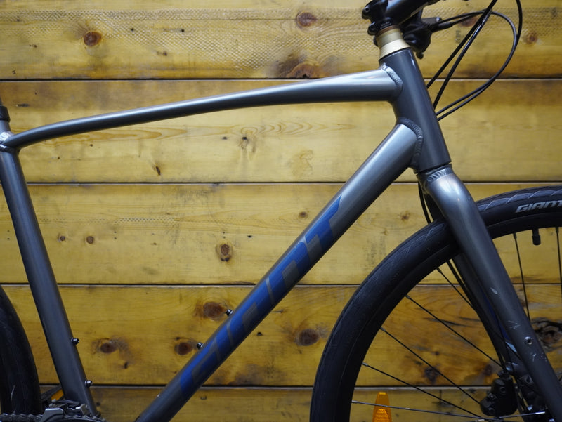 Giant Escape 2 Hybrid Bike