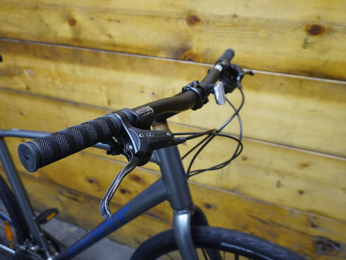 Giant Escape 2 Hybrid Bike