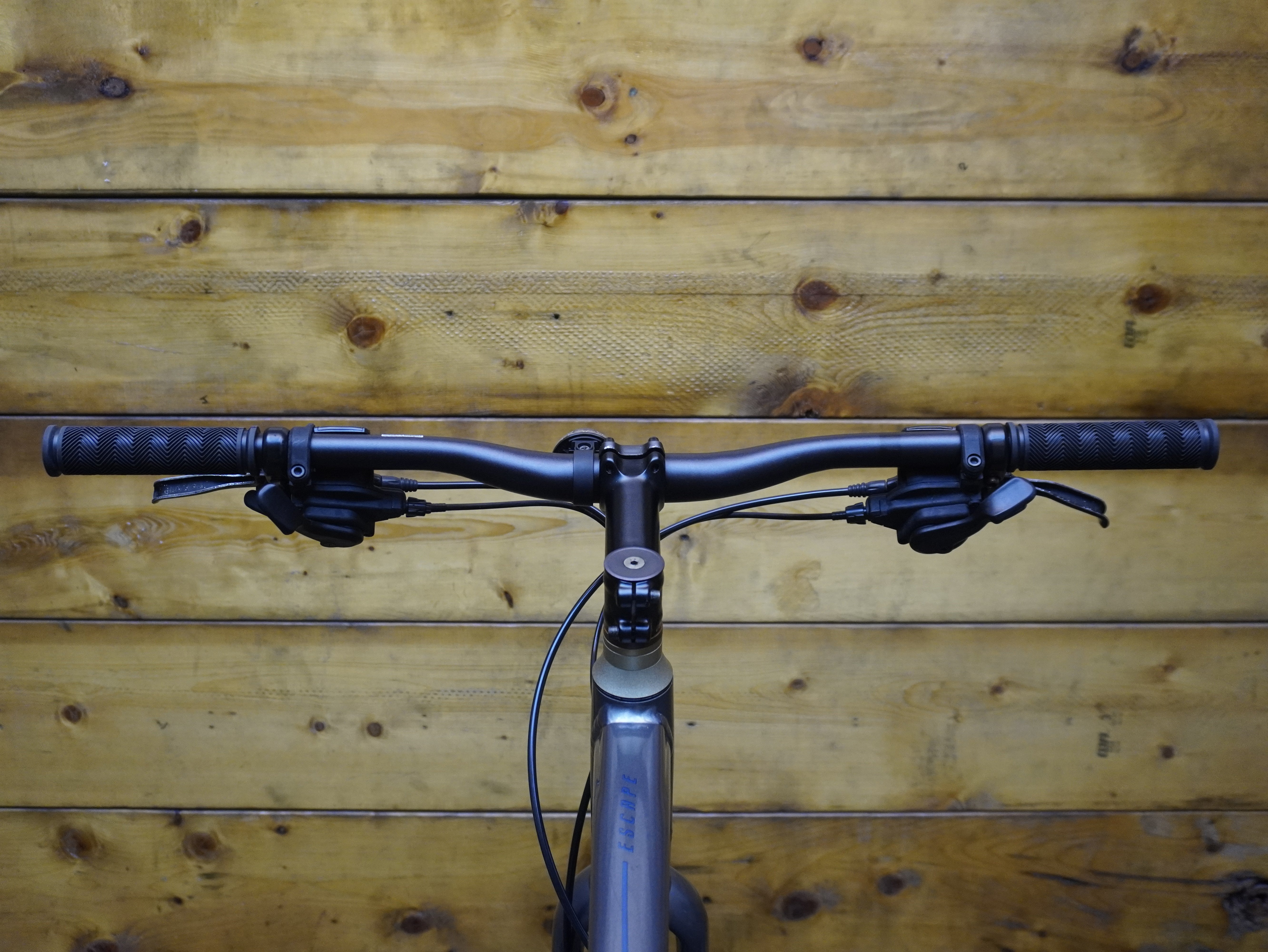 Giant Escape 2 Hybrid Bike
