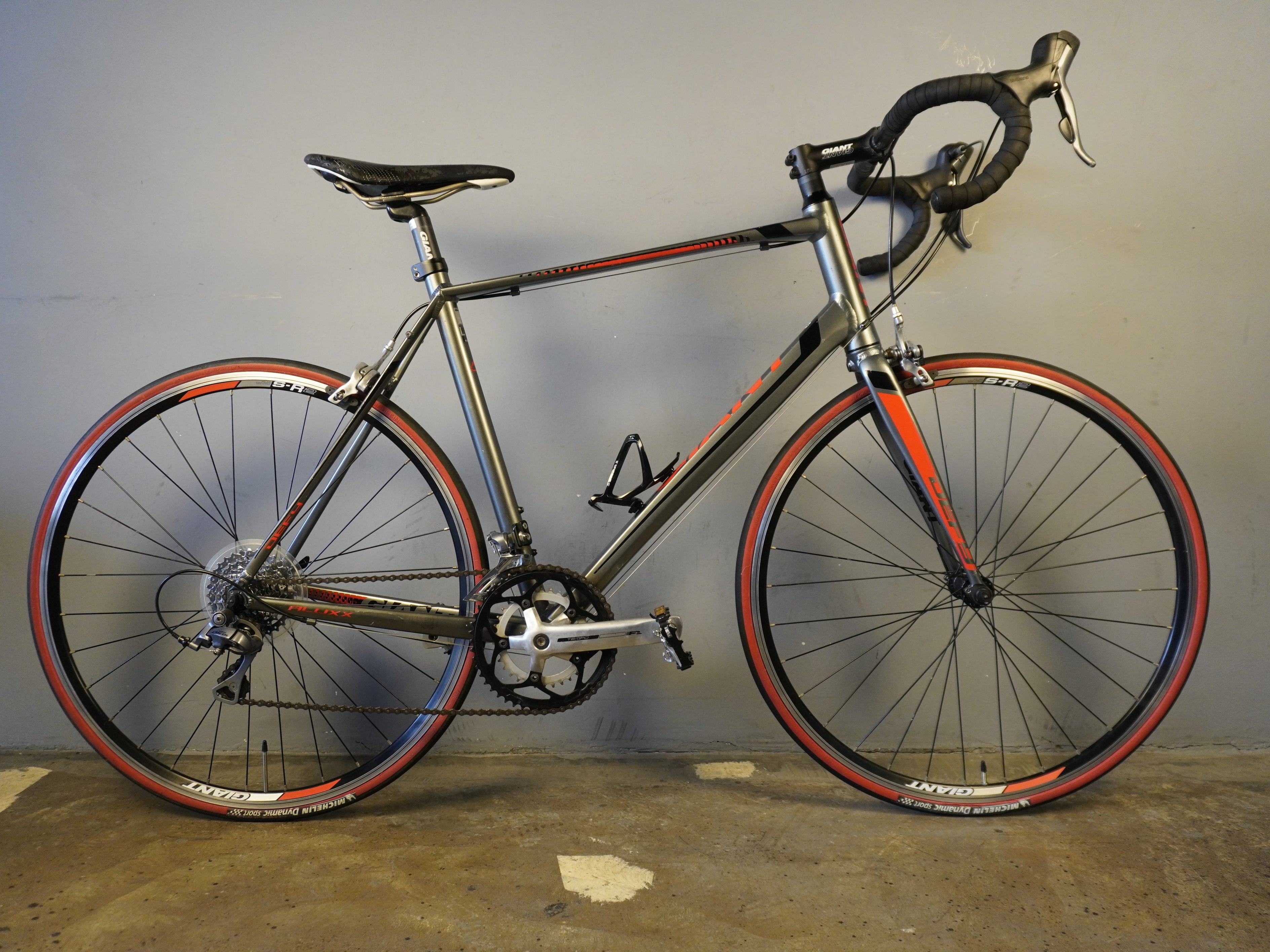 Giant Defy 5 Road Bike