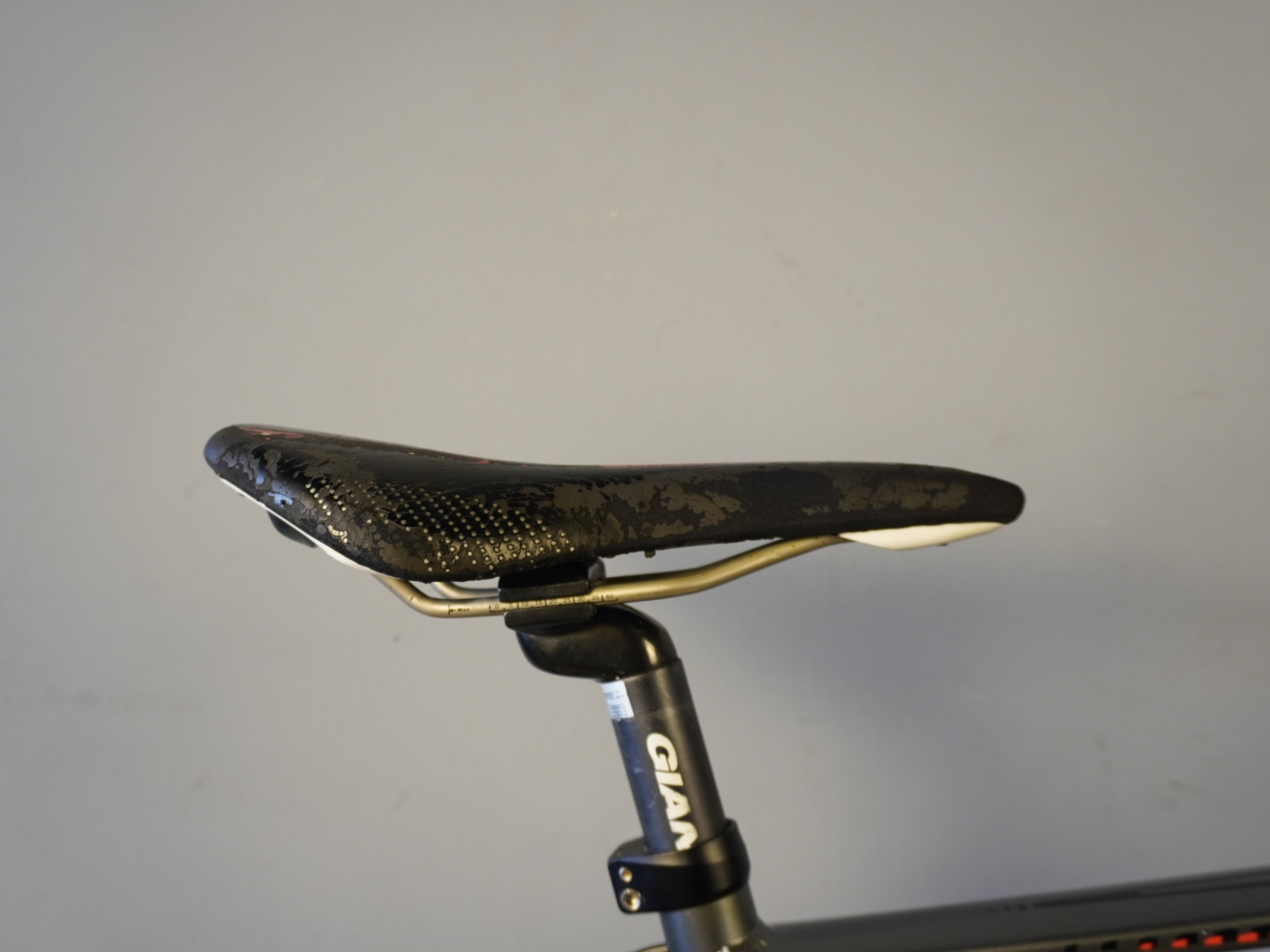Giant Defy 5 Road Bike