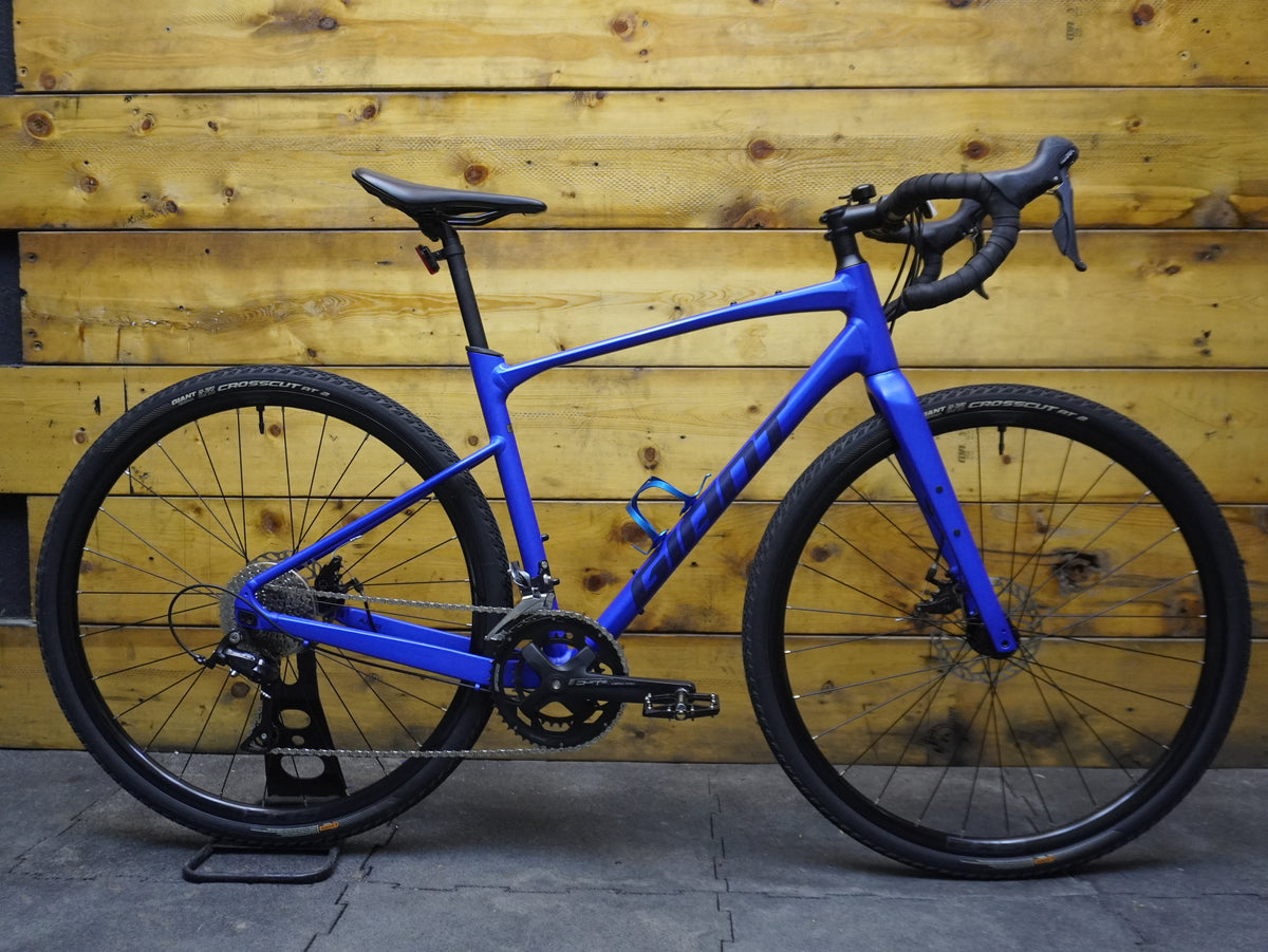 Giant Revolt 2 Gravel Bike