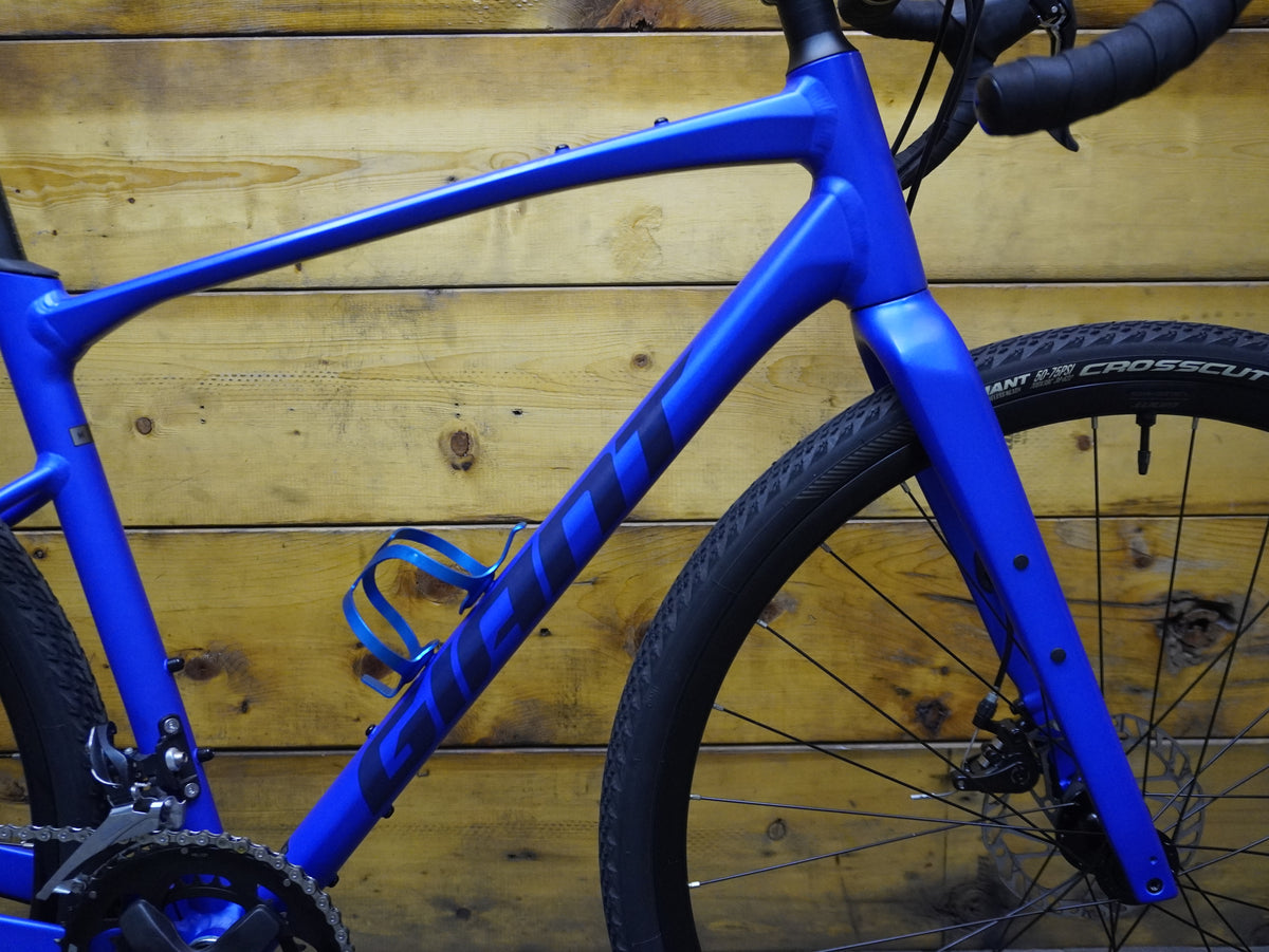 Giant Revolt 2 Gravel Bike