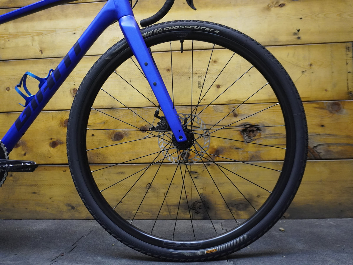 Giant Revolt 2 Gravel Bike