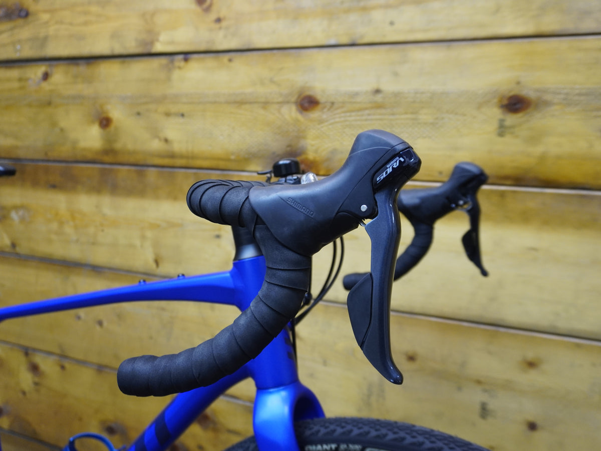 Giant Revolt 2 Gravel Bike