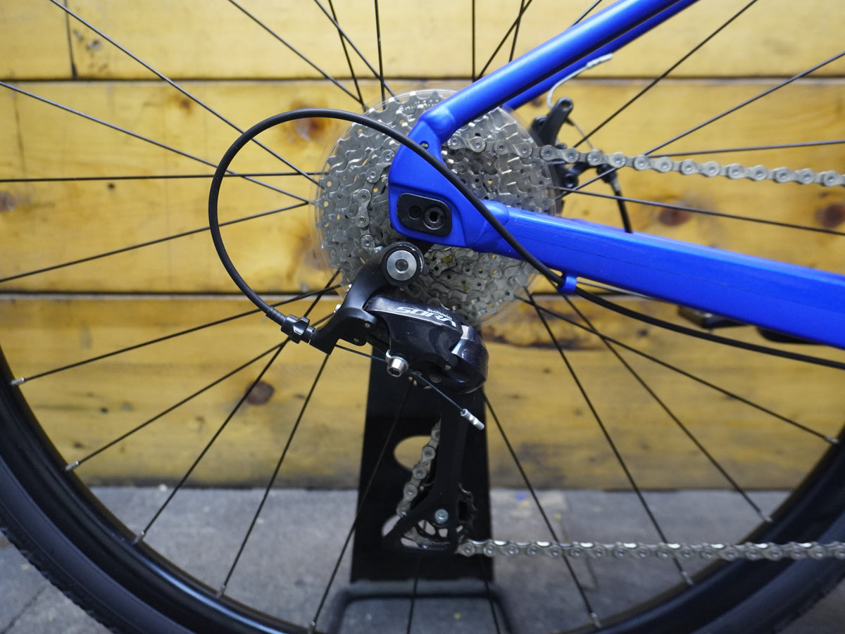 Giant Revolt 2 Gravel Bike