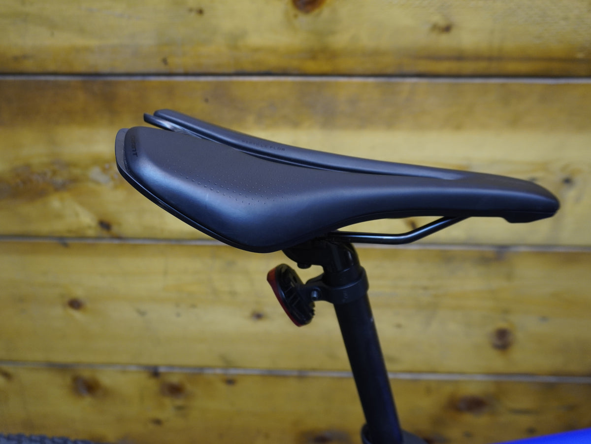 Giant Revolt 2 Gravel Bike