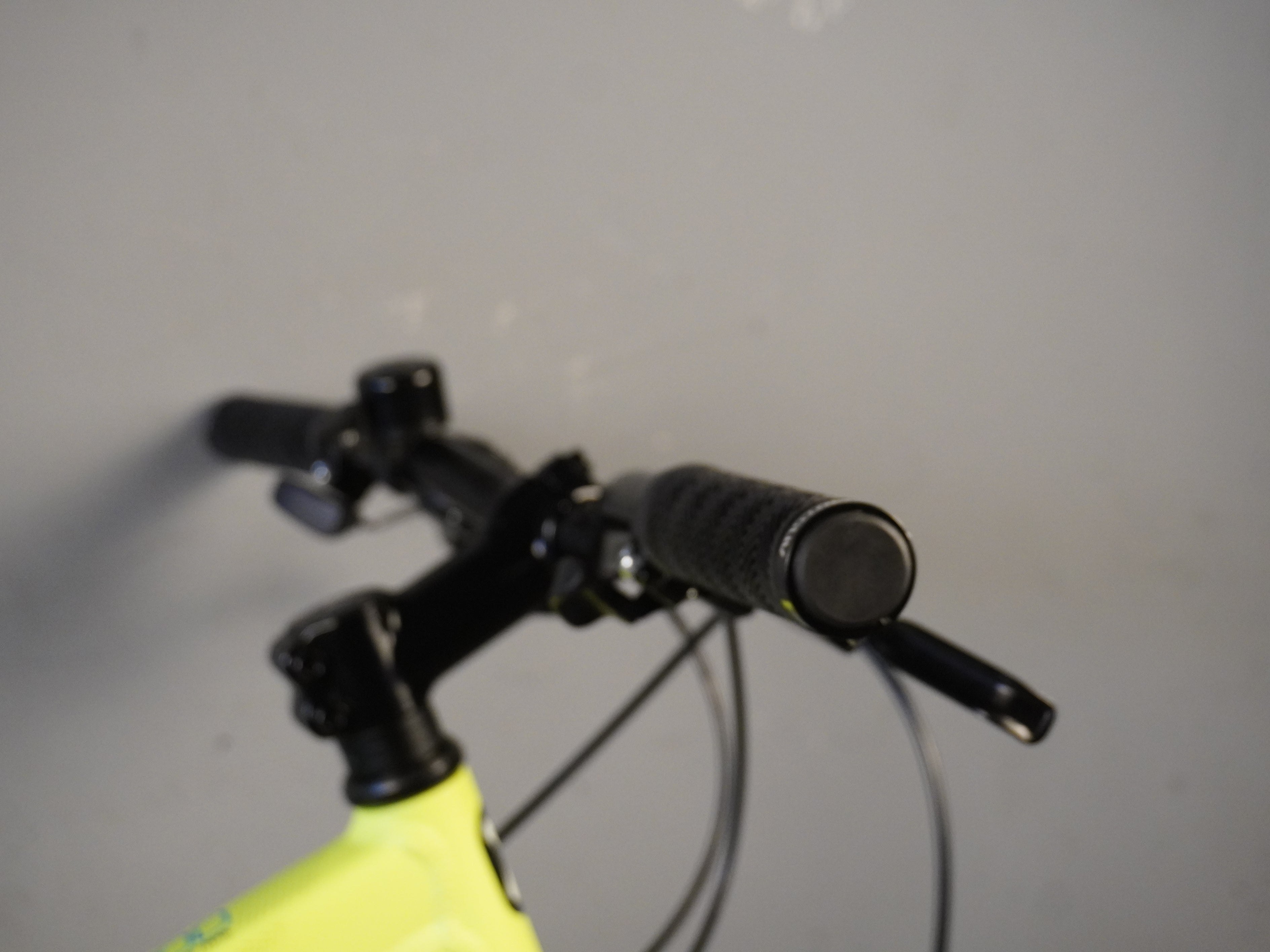 B'twin Rockrider ST-100 Mountain Bike