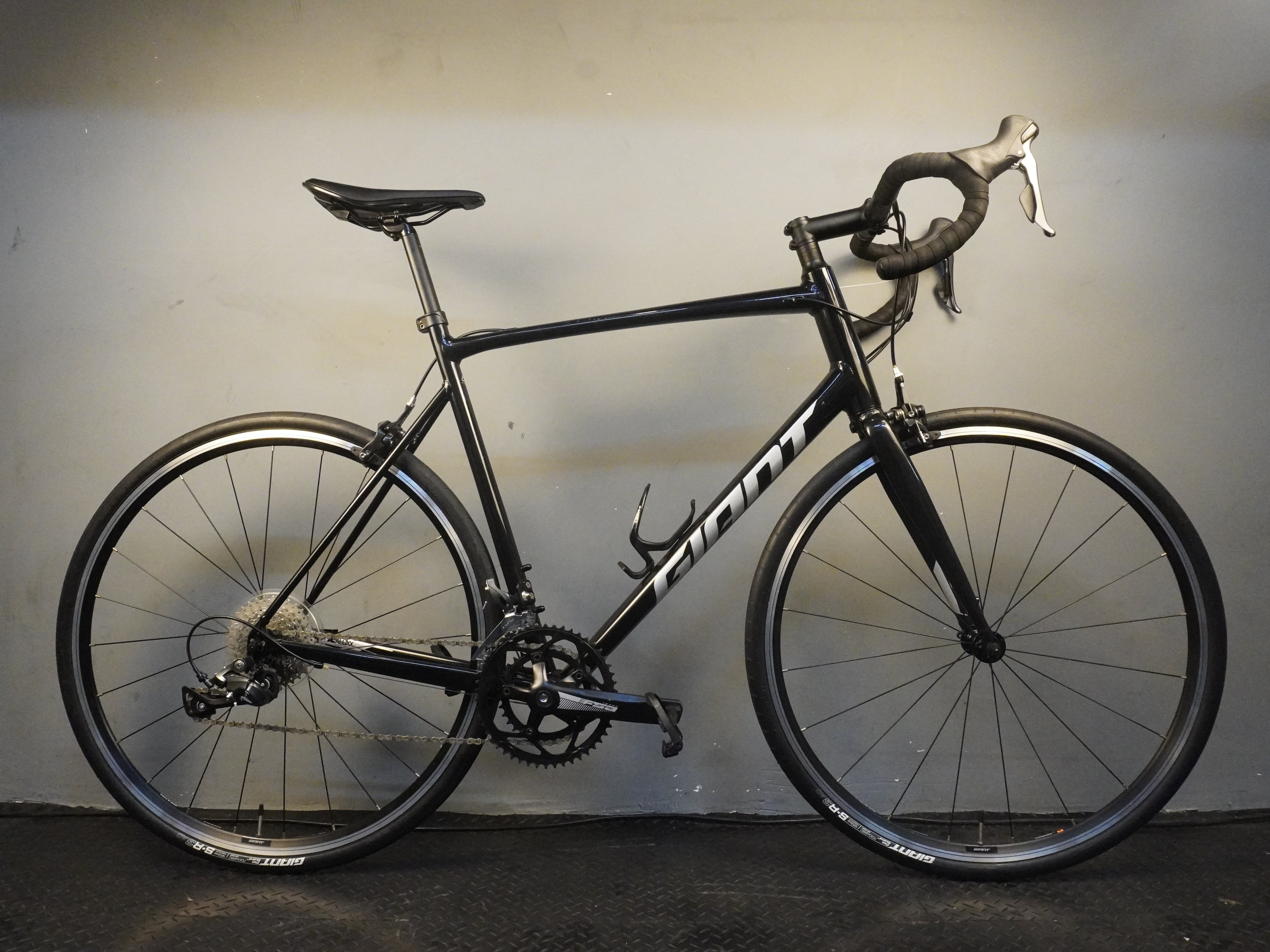 Giant Contend 3 Road Bike