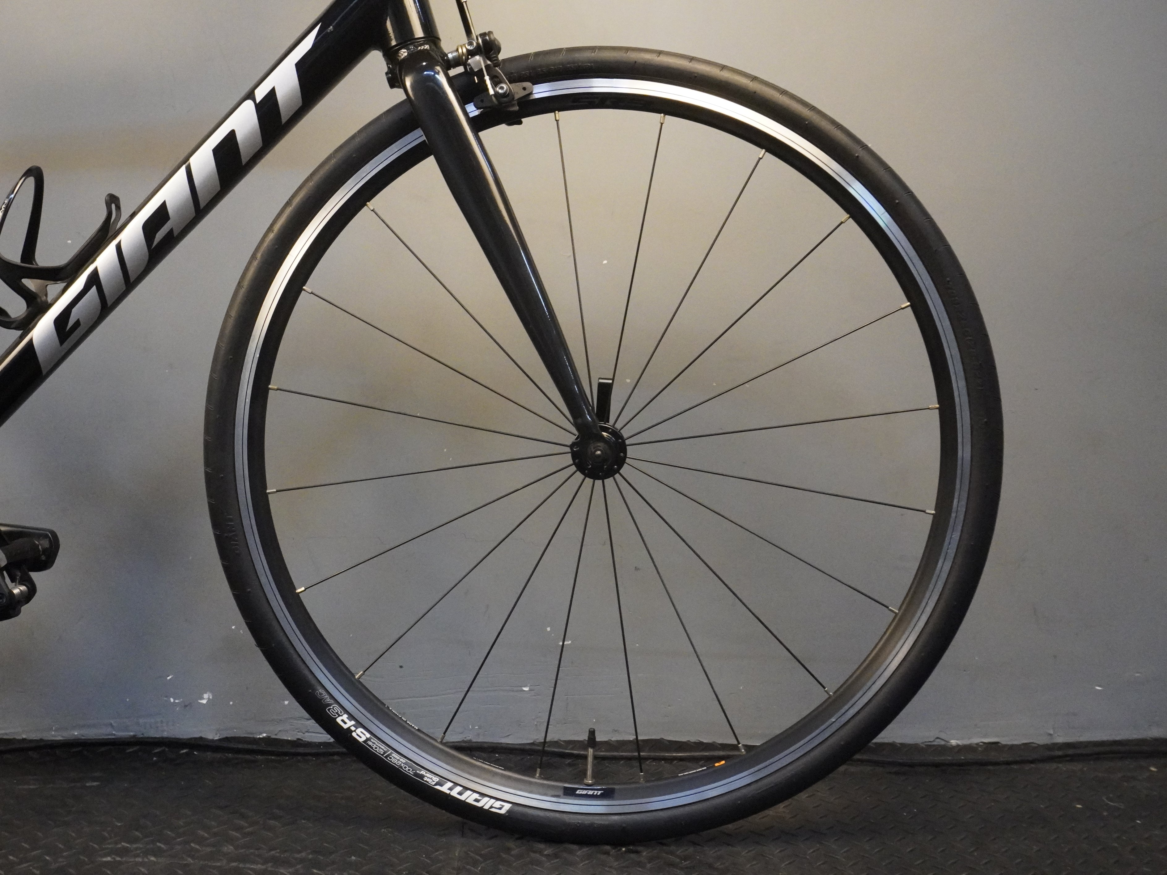 Giant Contend 3 Road Bike