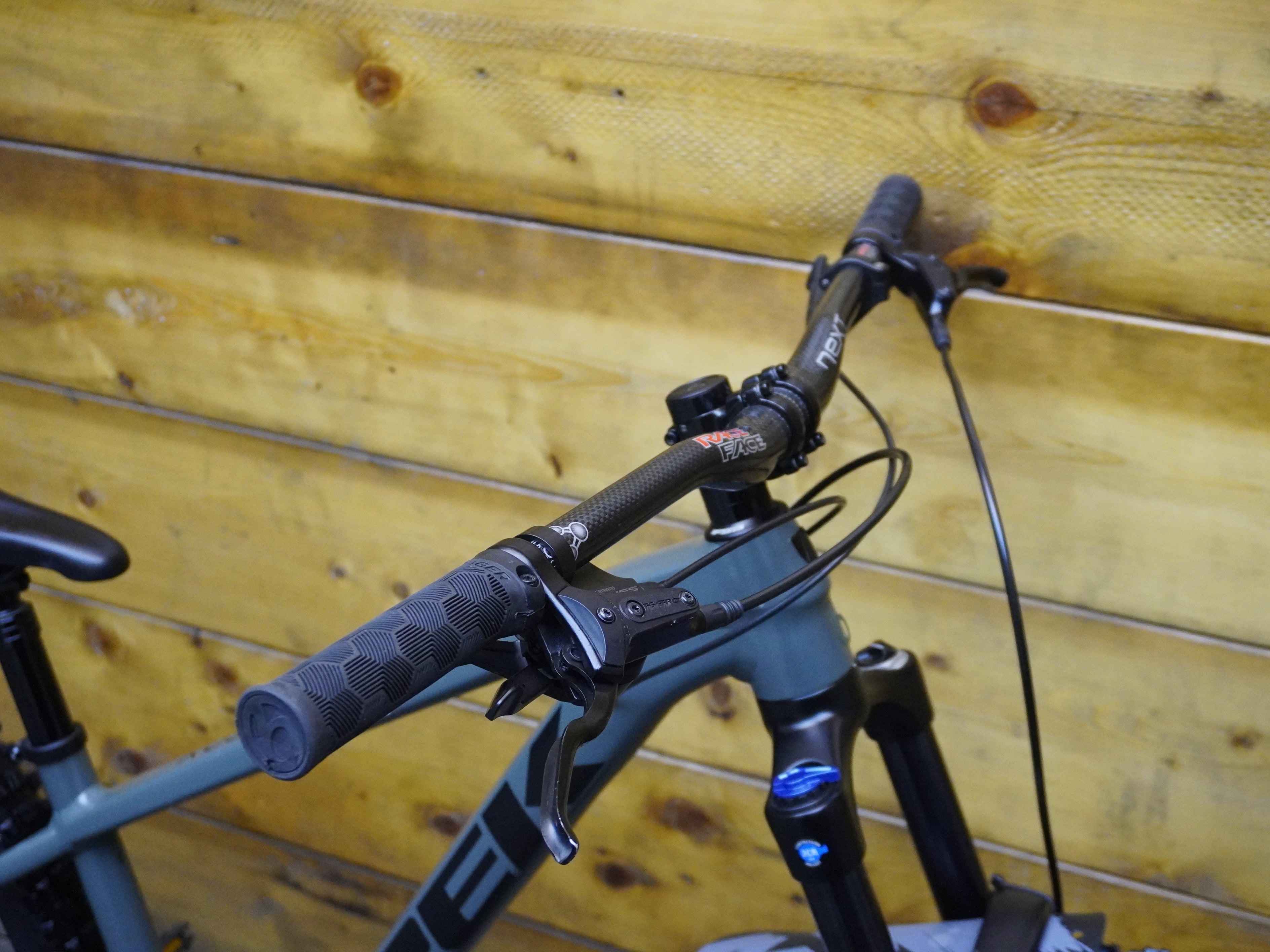 Trek Roscoe 6 Mountain Bike