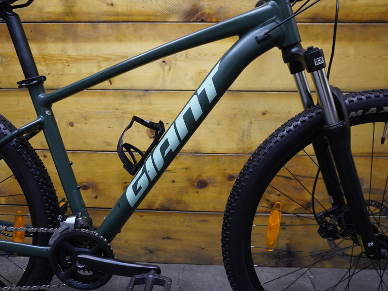 RENT Giant Talon Mountain Bike