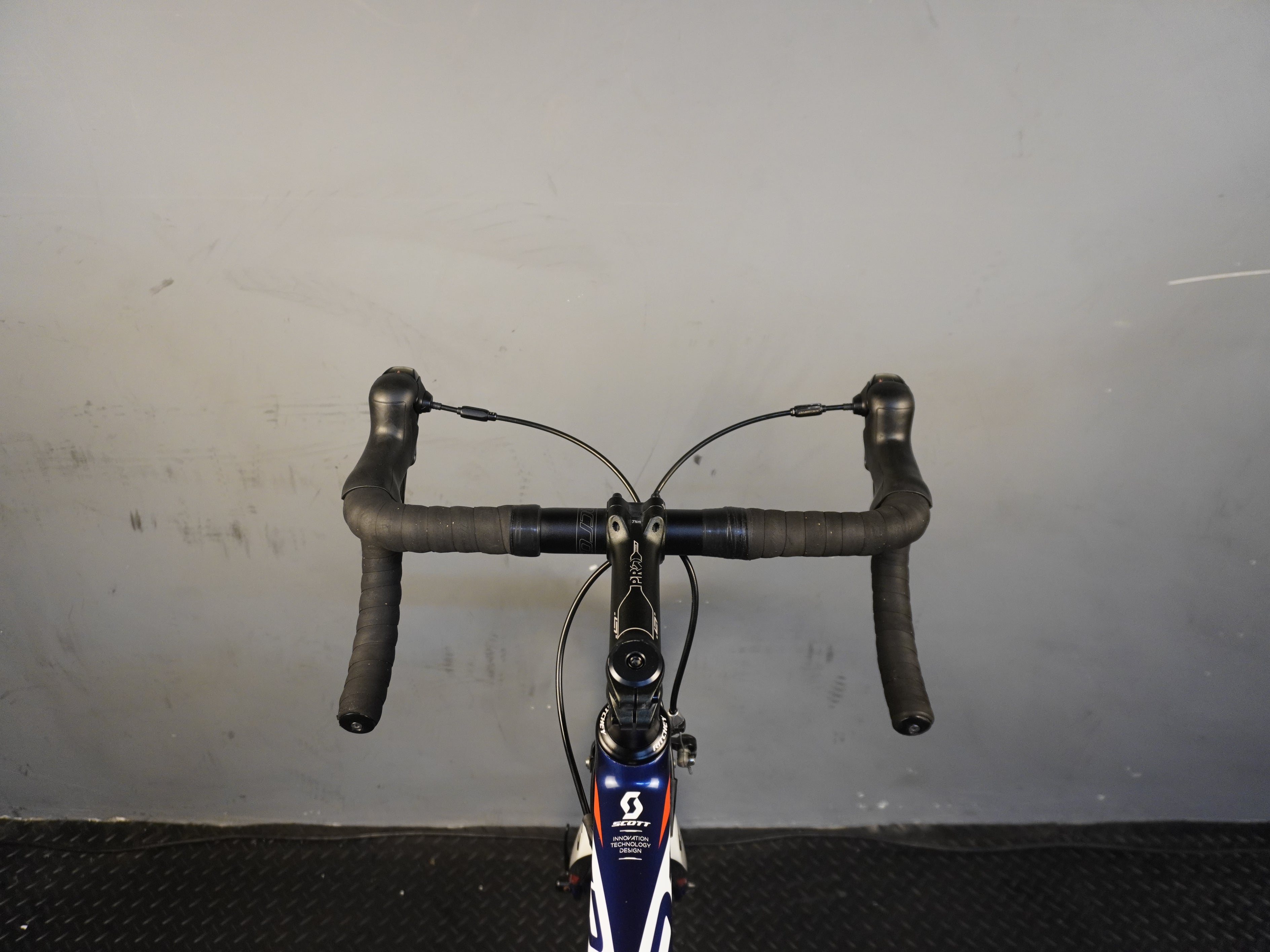 Scott CR1 30 Road Bike