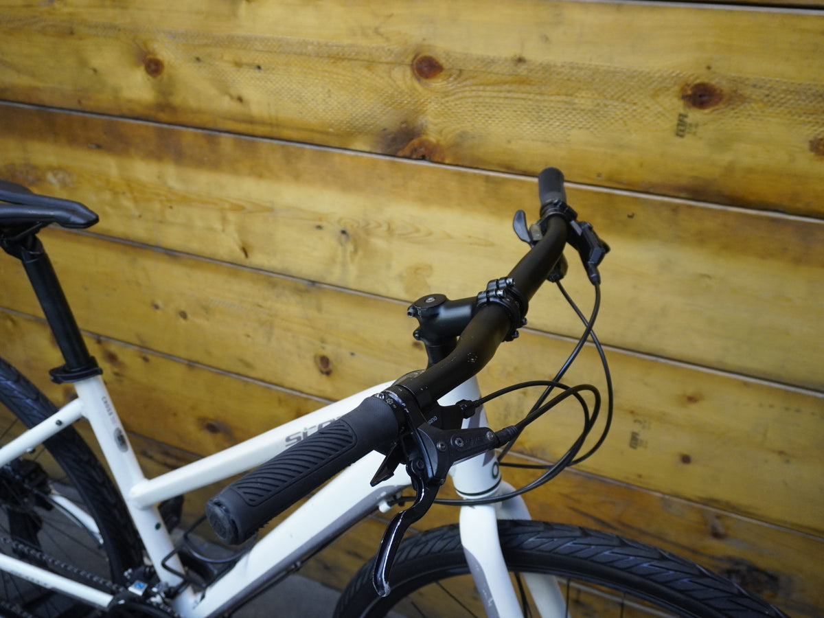 RENT Scott Sub Cross 50 Women’s Hybrid Bike