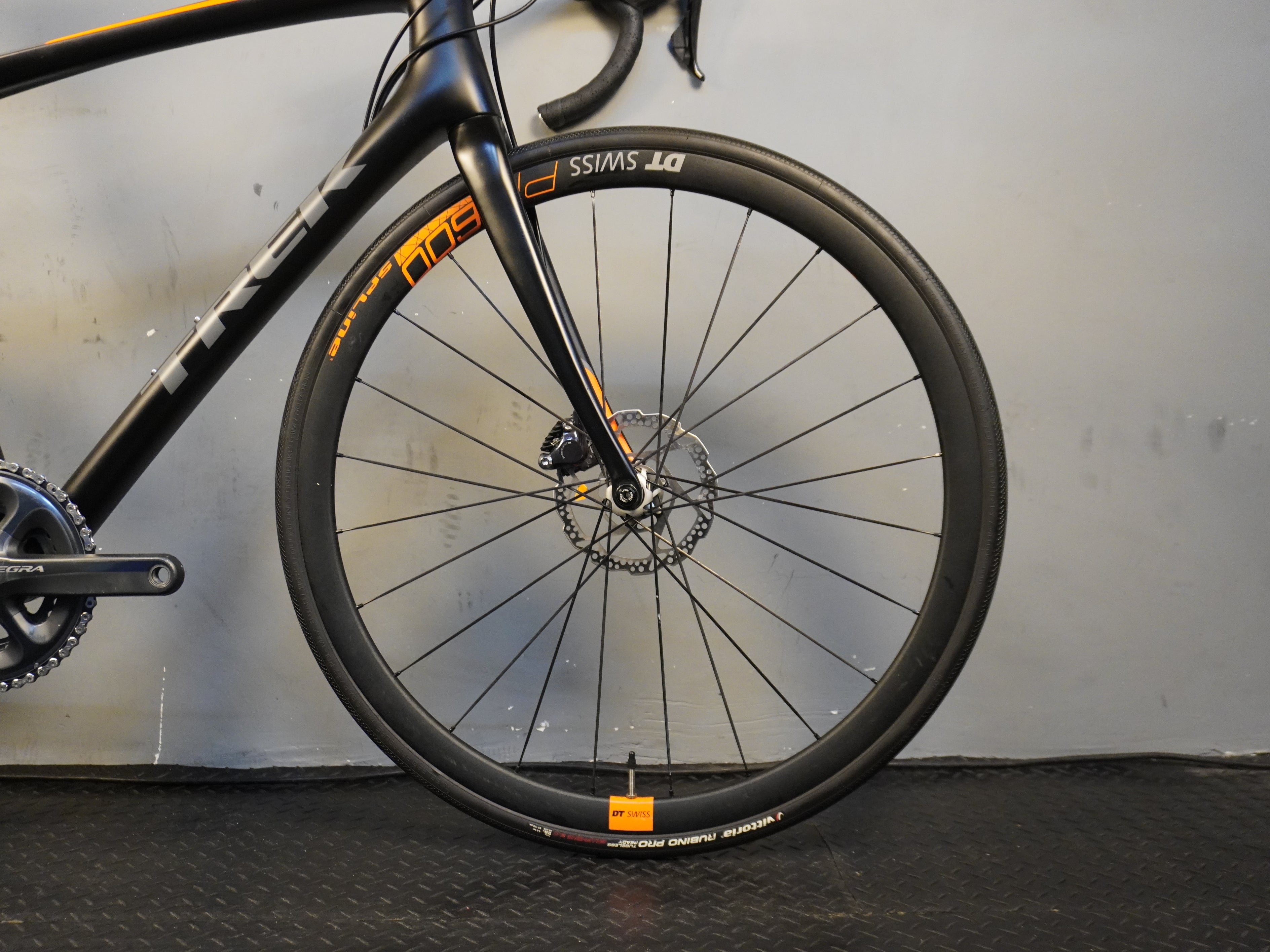 RENT Trek Émonda SLR 7 Road Bike