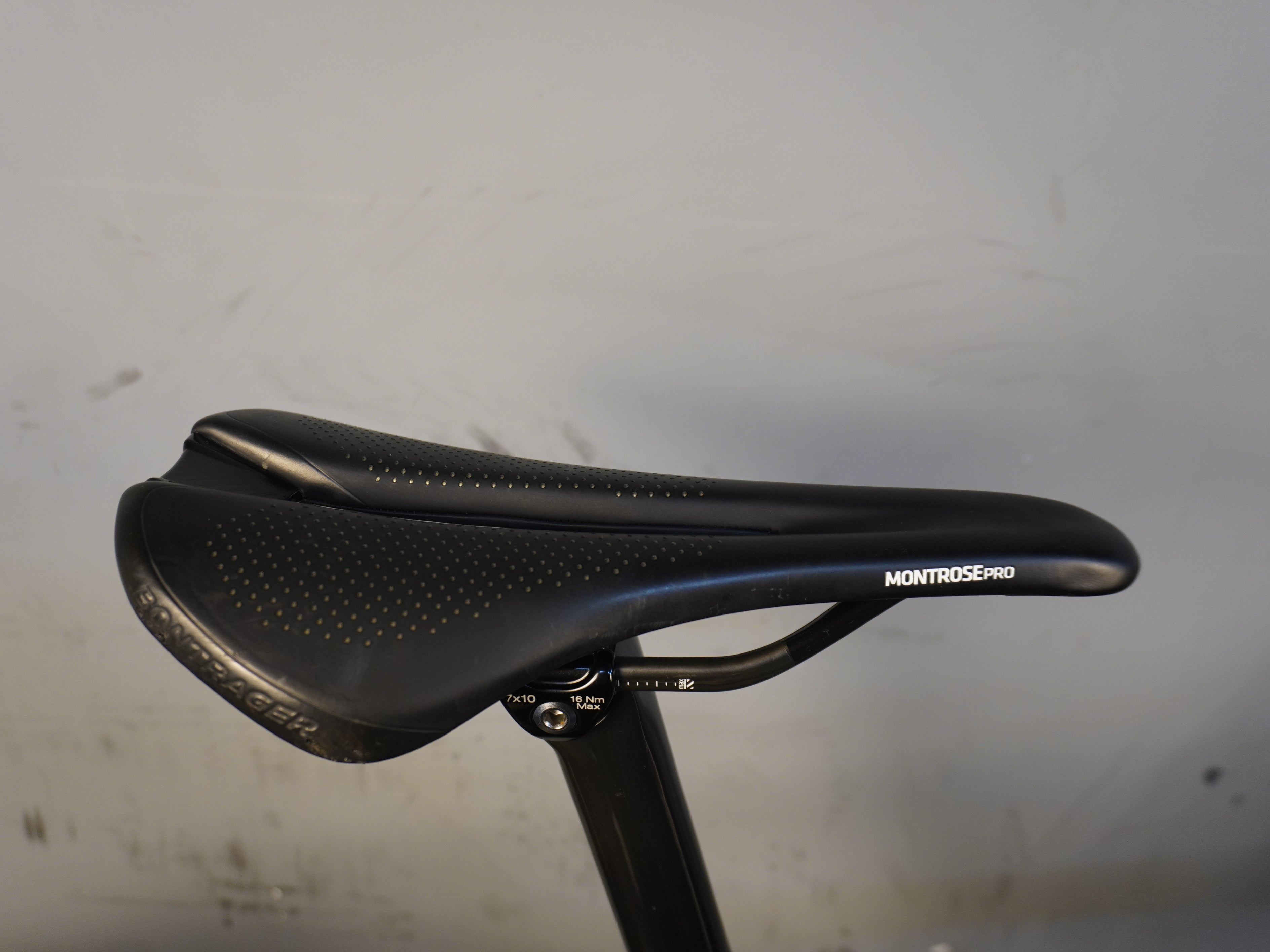 RENT Trek Émonda SLR 7 Road Bike