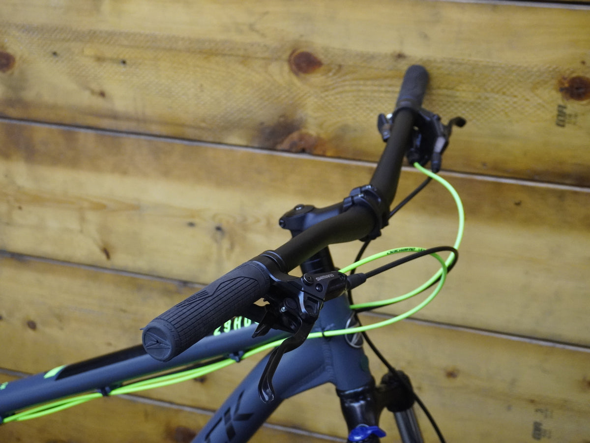 RENT Silverback Stride 29 HD9 Mountain Bike