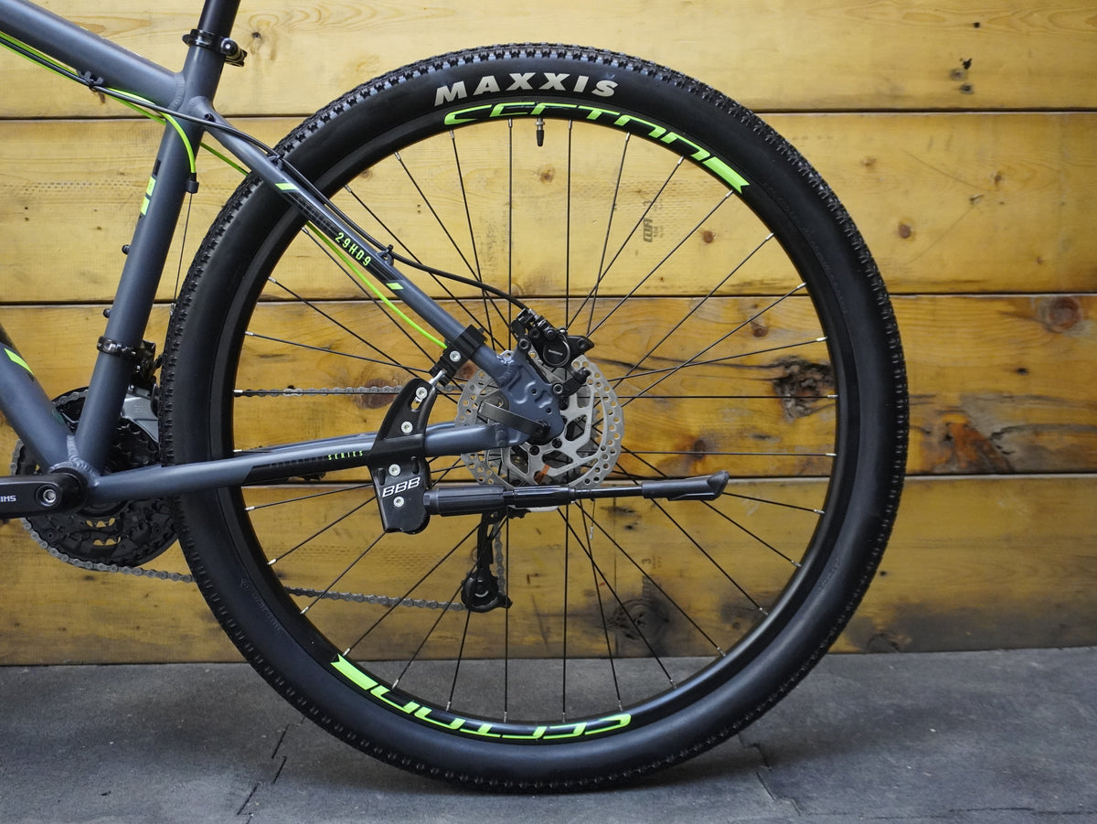 RENT Silverback Stride 29 HD9 Mountain Bike