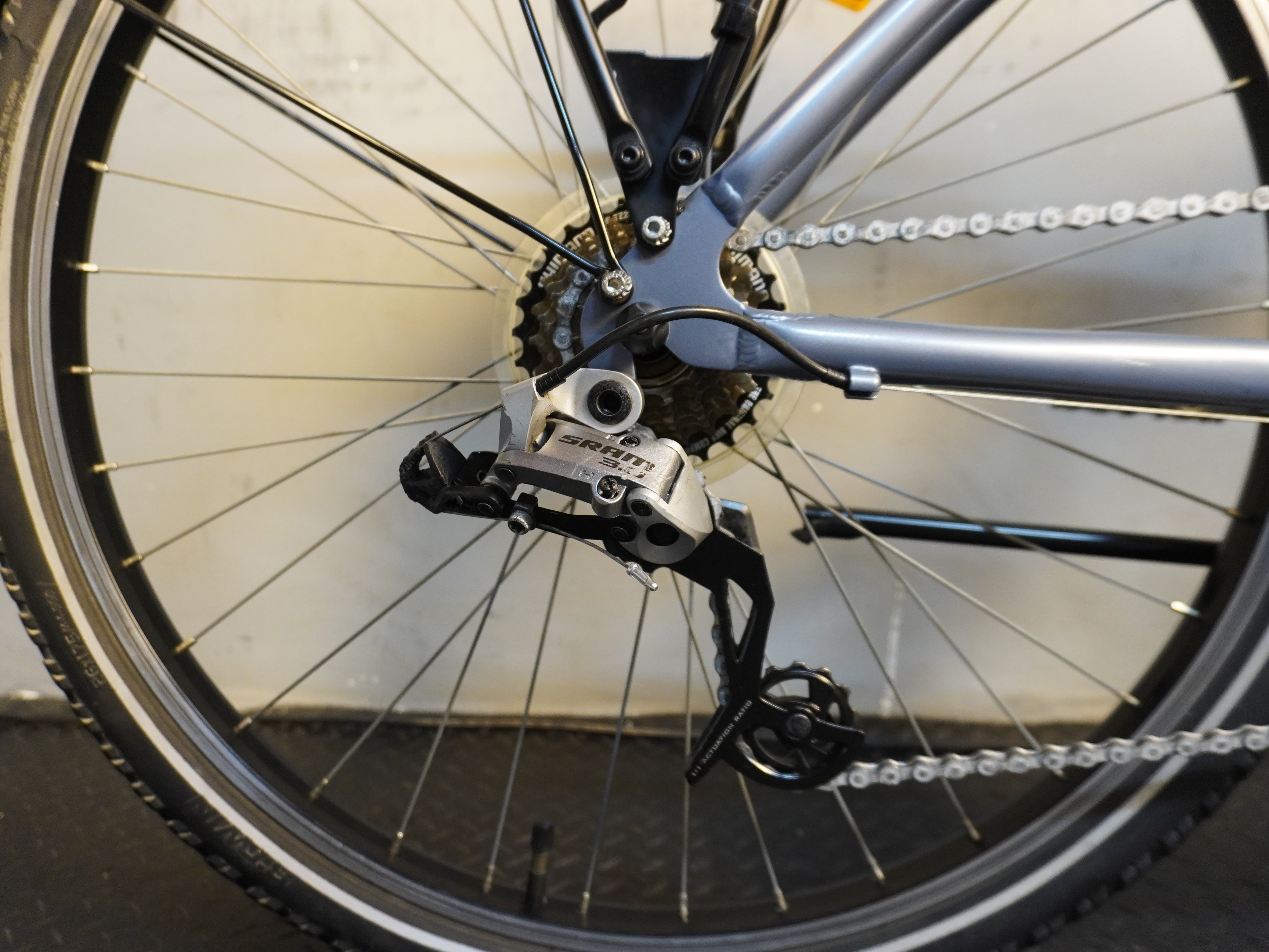RENT B'twin Original 520 Mountain Bike