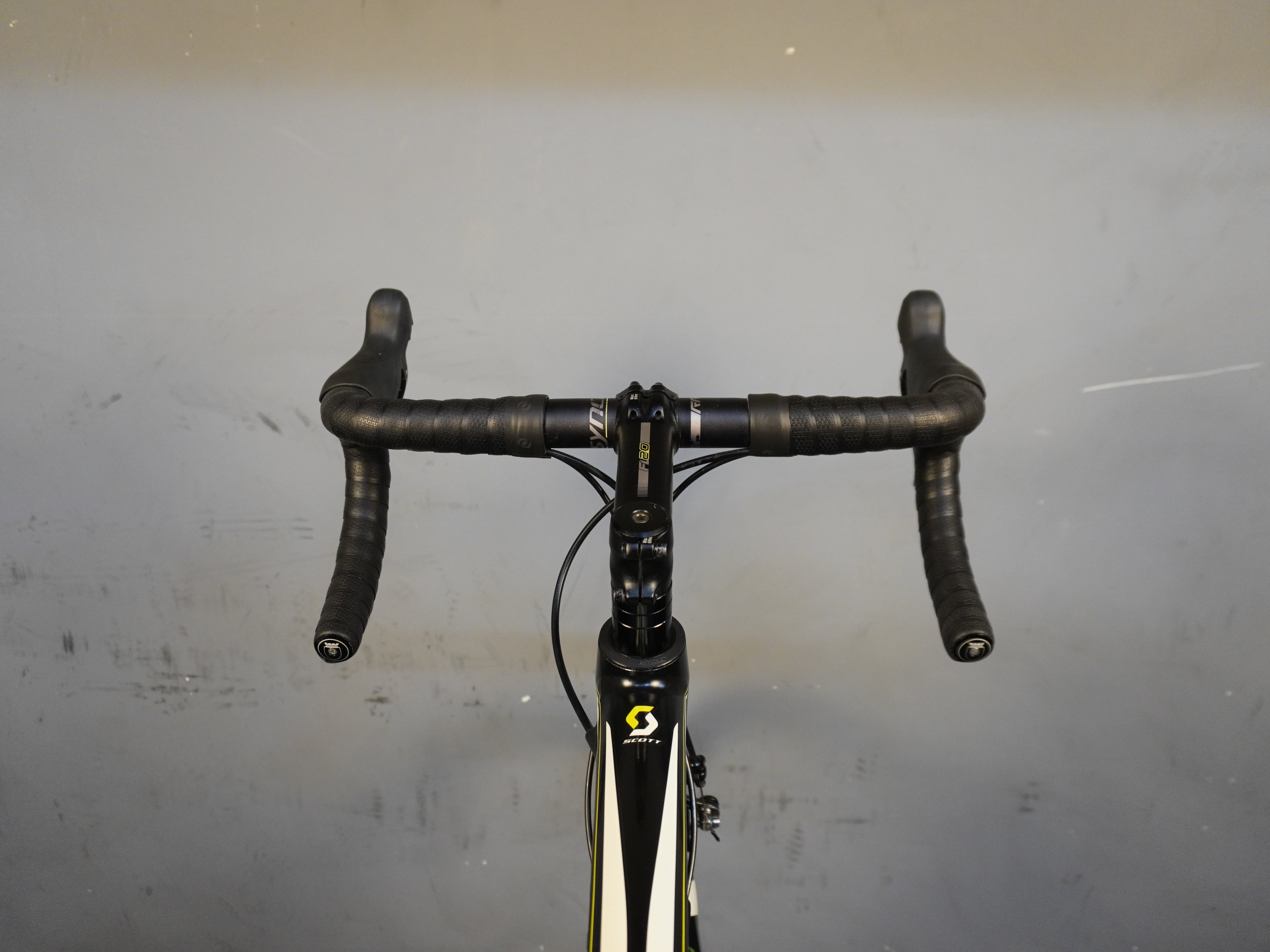 RENT Scott Speedster 10 Road Bike