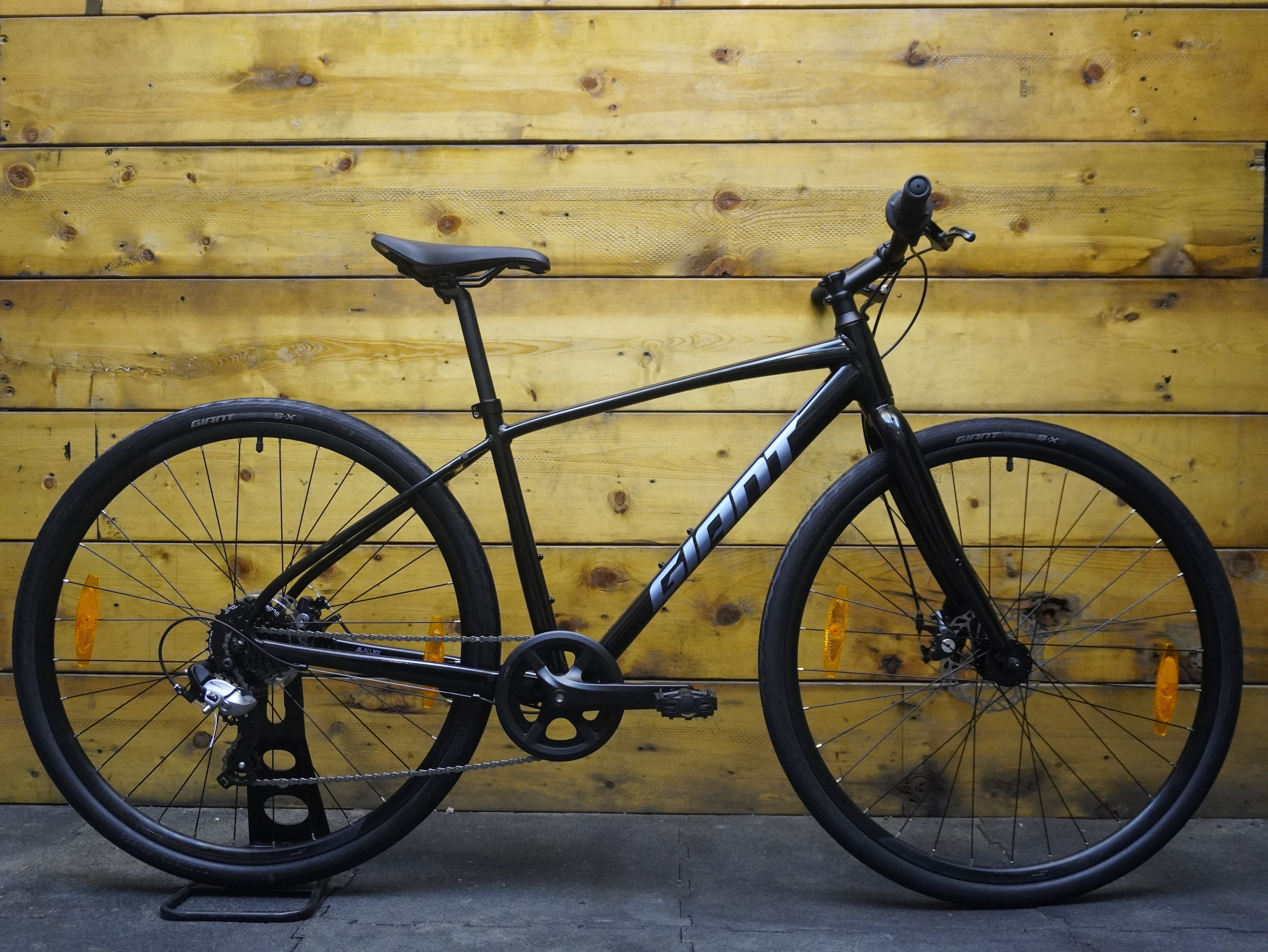 Giant Escape 4 Hybrid Bike