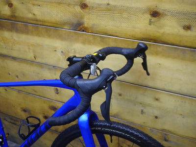 Giant Revolt 2 Gravel Bike