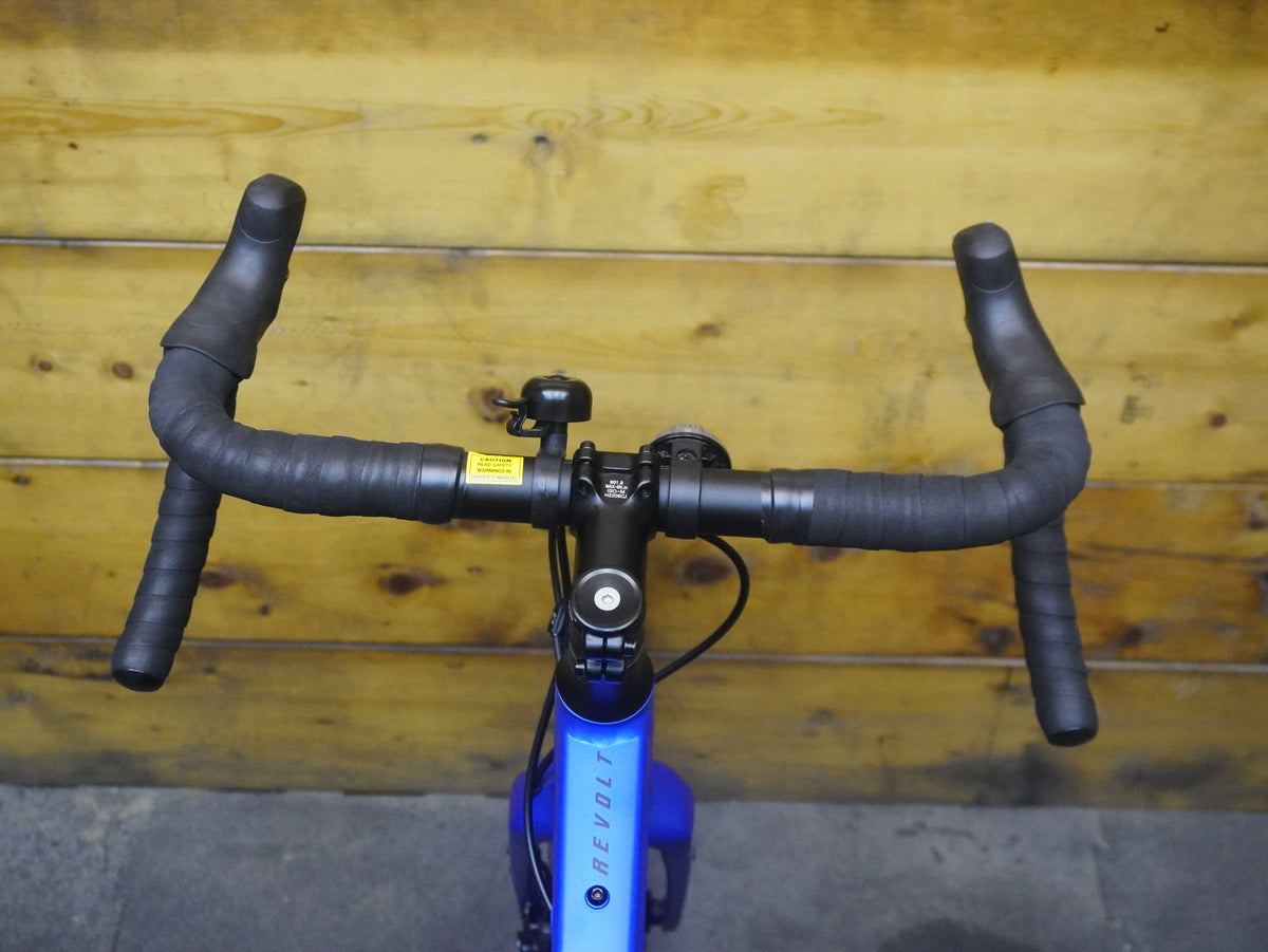 Giant Revolt 2 Gravel Bike