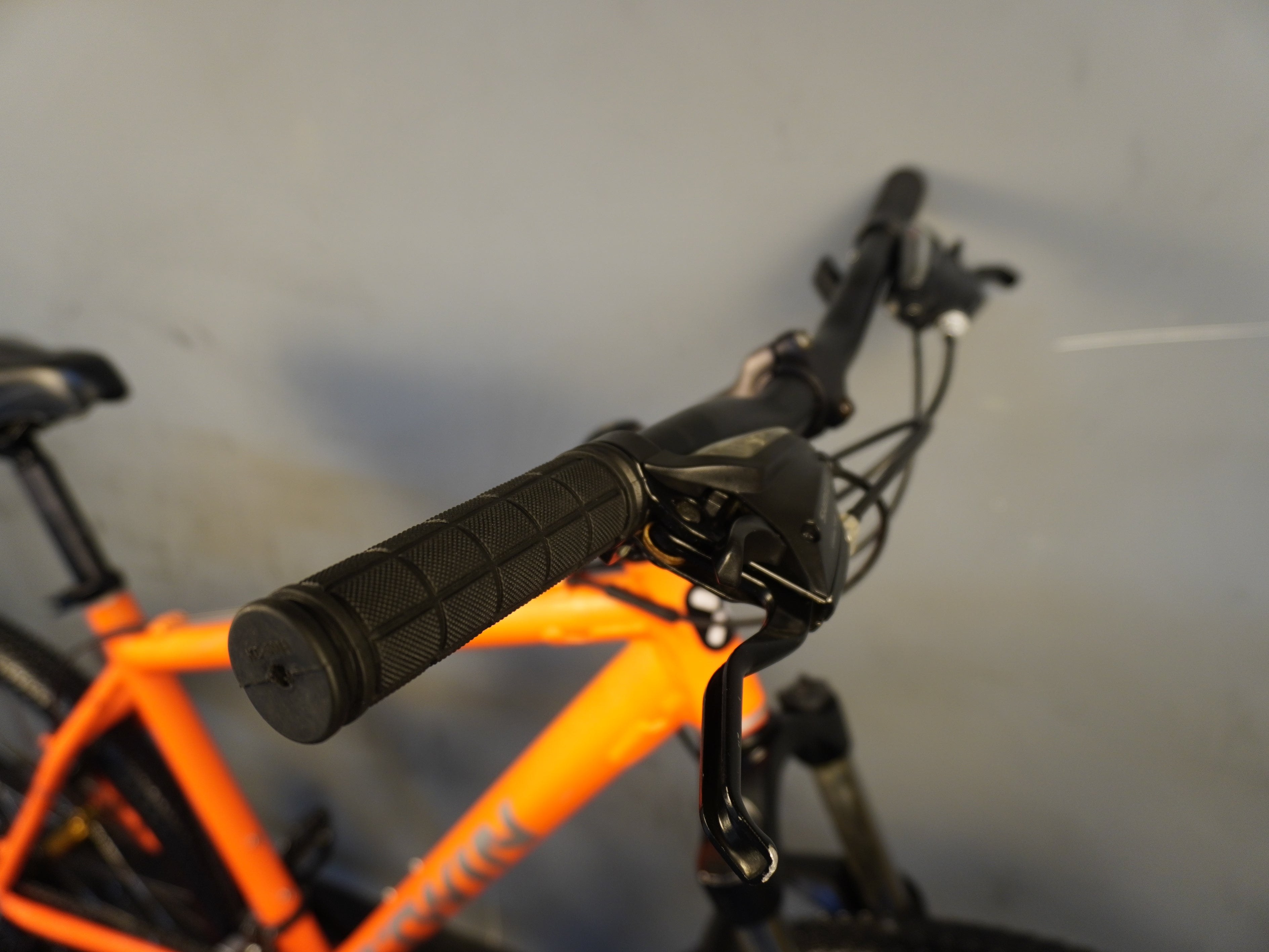 B'twin Rockrider ST-500 Mountain Bike