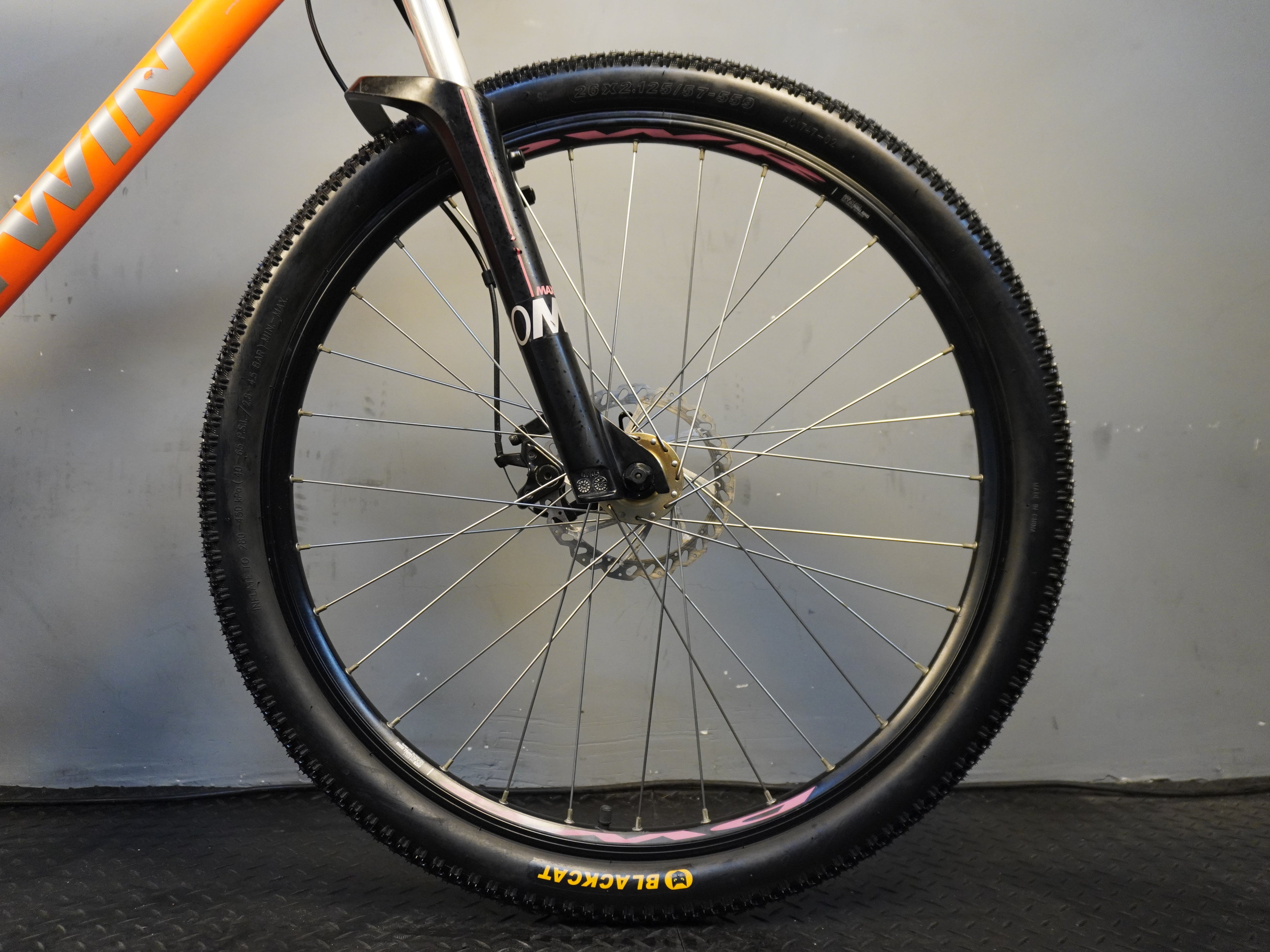 B'twin Rockrider ST-500 Mountain Bike