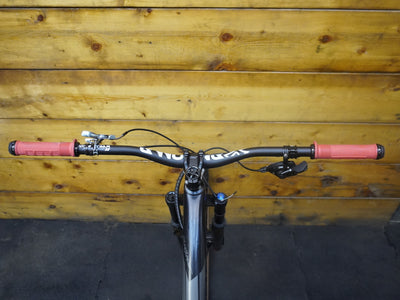 RENT Specialized Stumpjumper FSR Mountain Bike