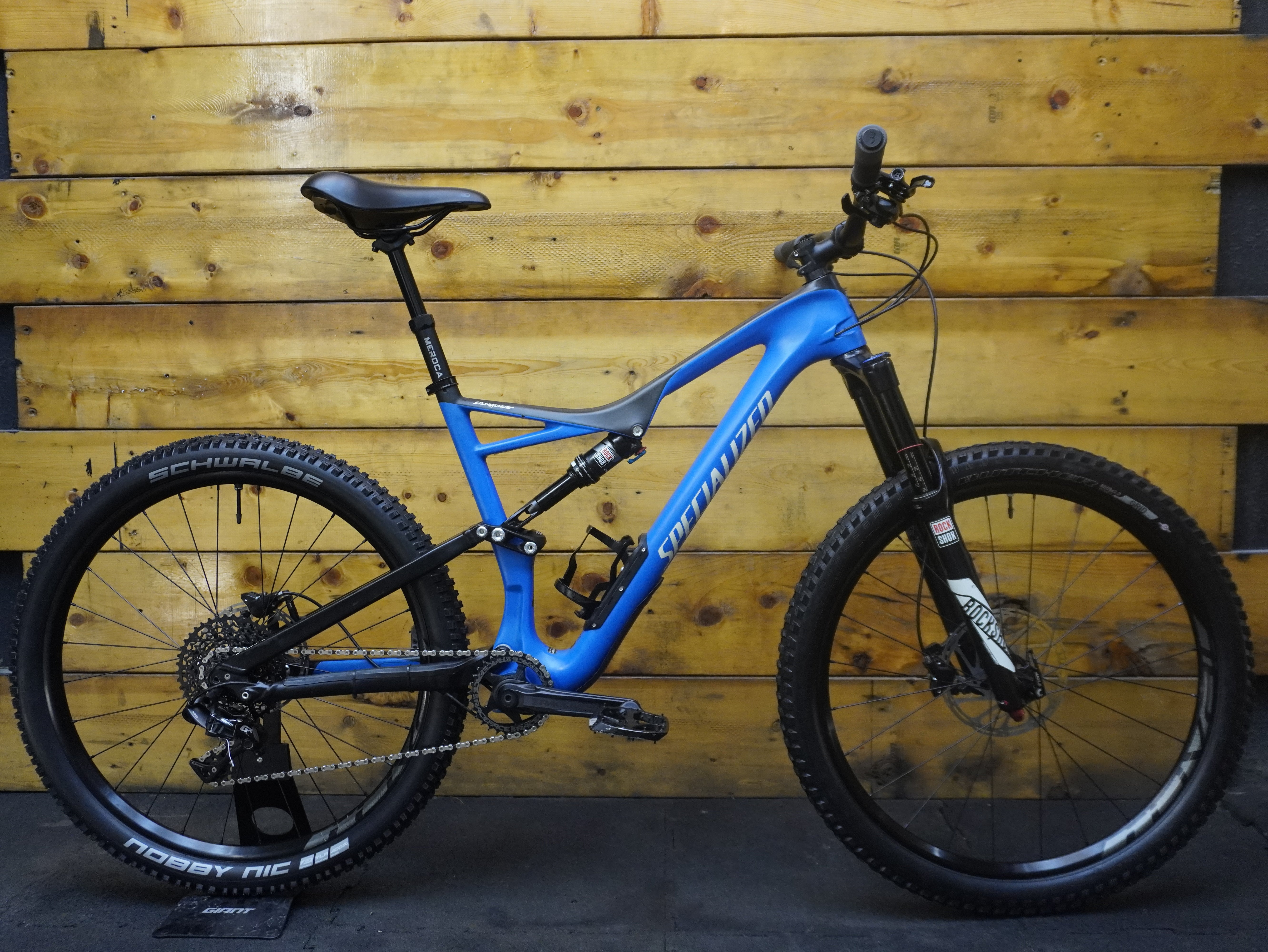 RENT Specialized Stumpjumper FSR Mountain Bike