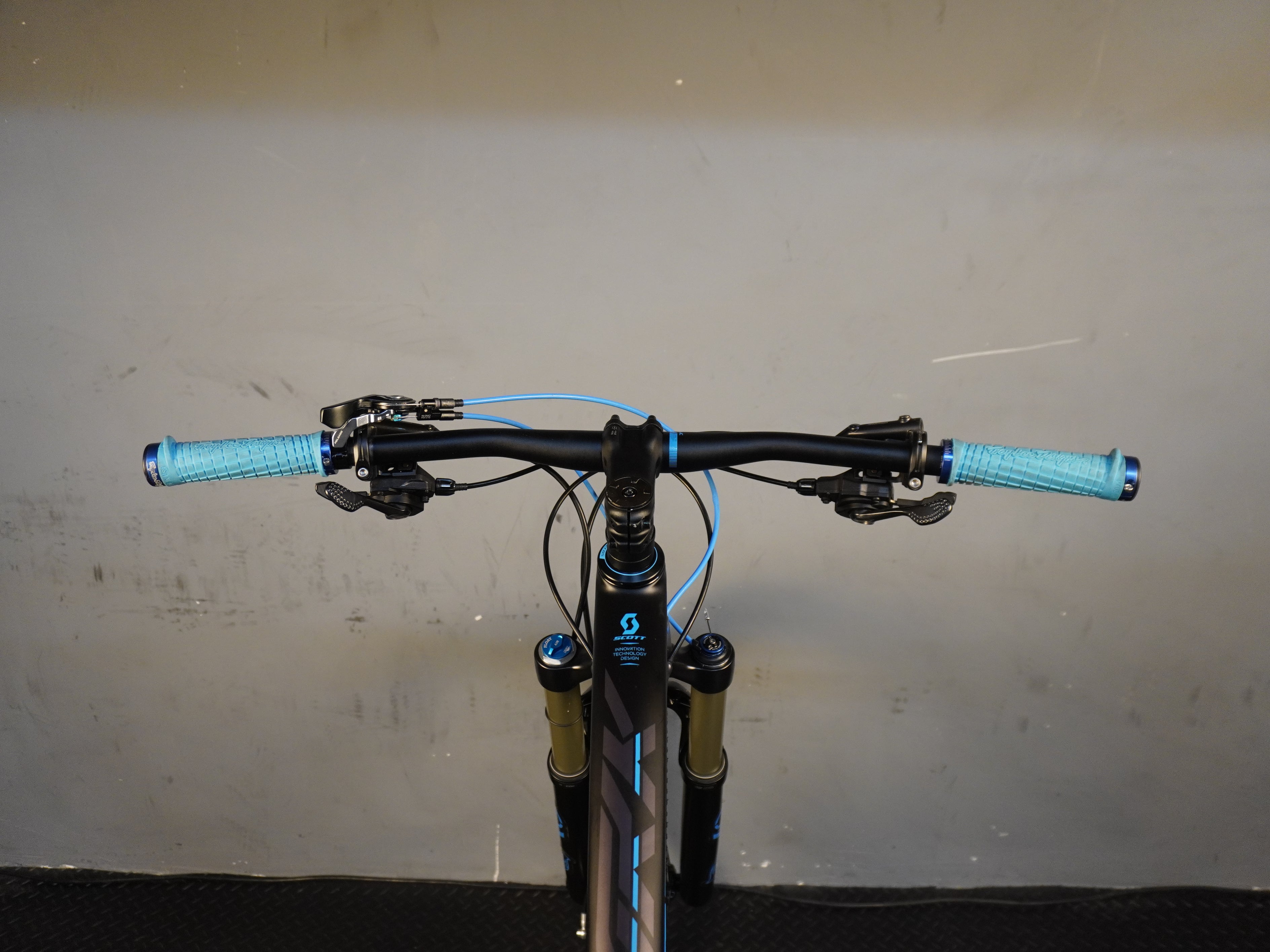 Scott Spark 700 RC Mountain Bike