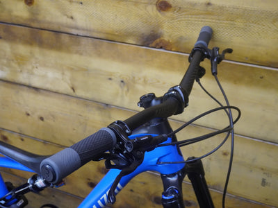 RENT Specialized Stumpjumper FSR Mountain Bike
