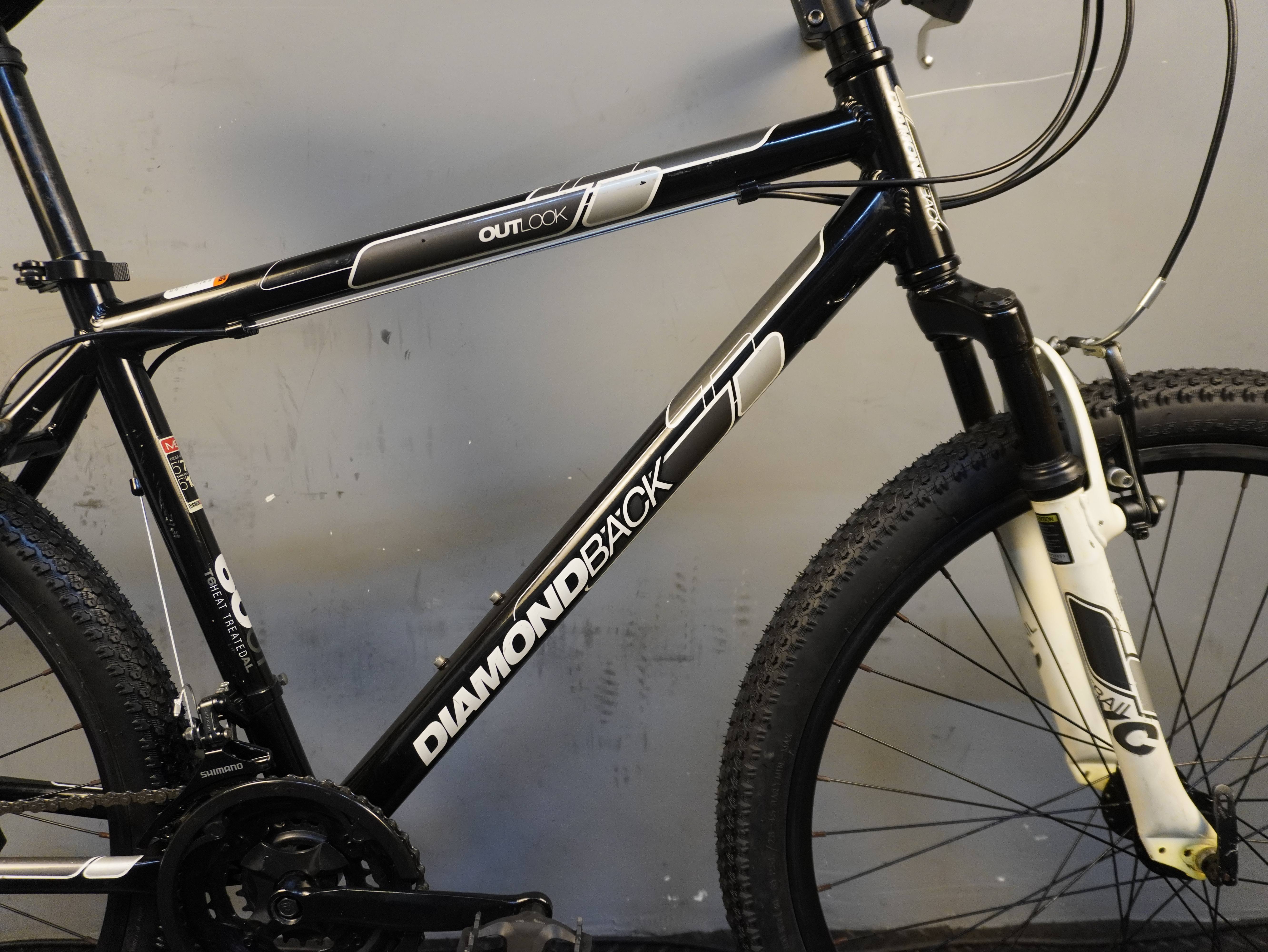 RENT Diamond Outlook Mountain Bike