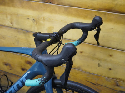 Giant Defy Advanced 2 Road Bike