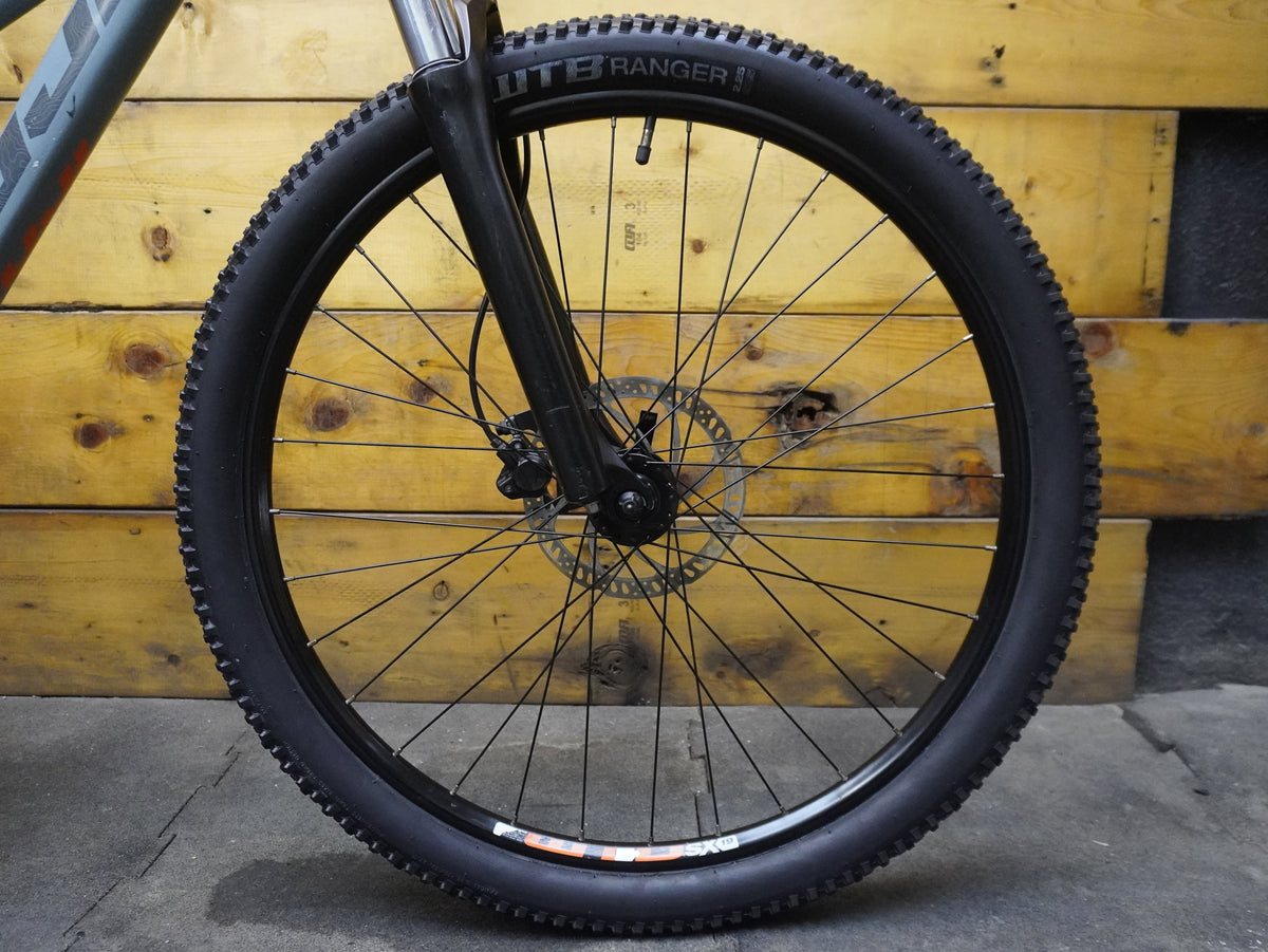RENT Fuji Nevada 1.7 Mountain Bike