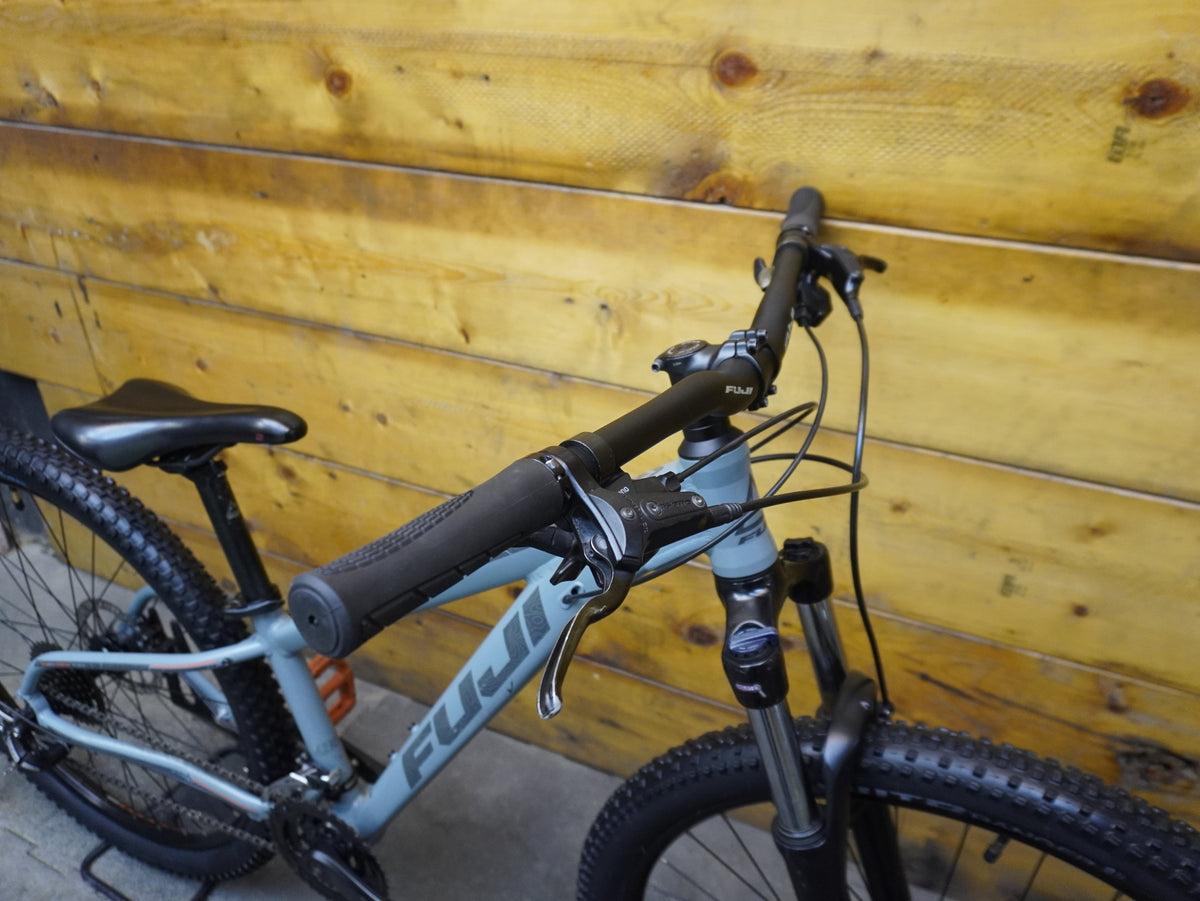 RENT Fuji Nevada 1.7 Mountain Bike