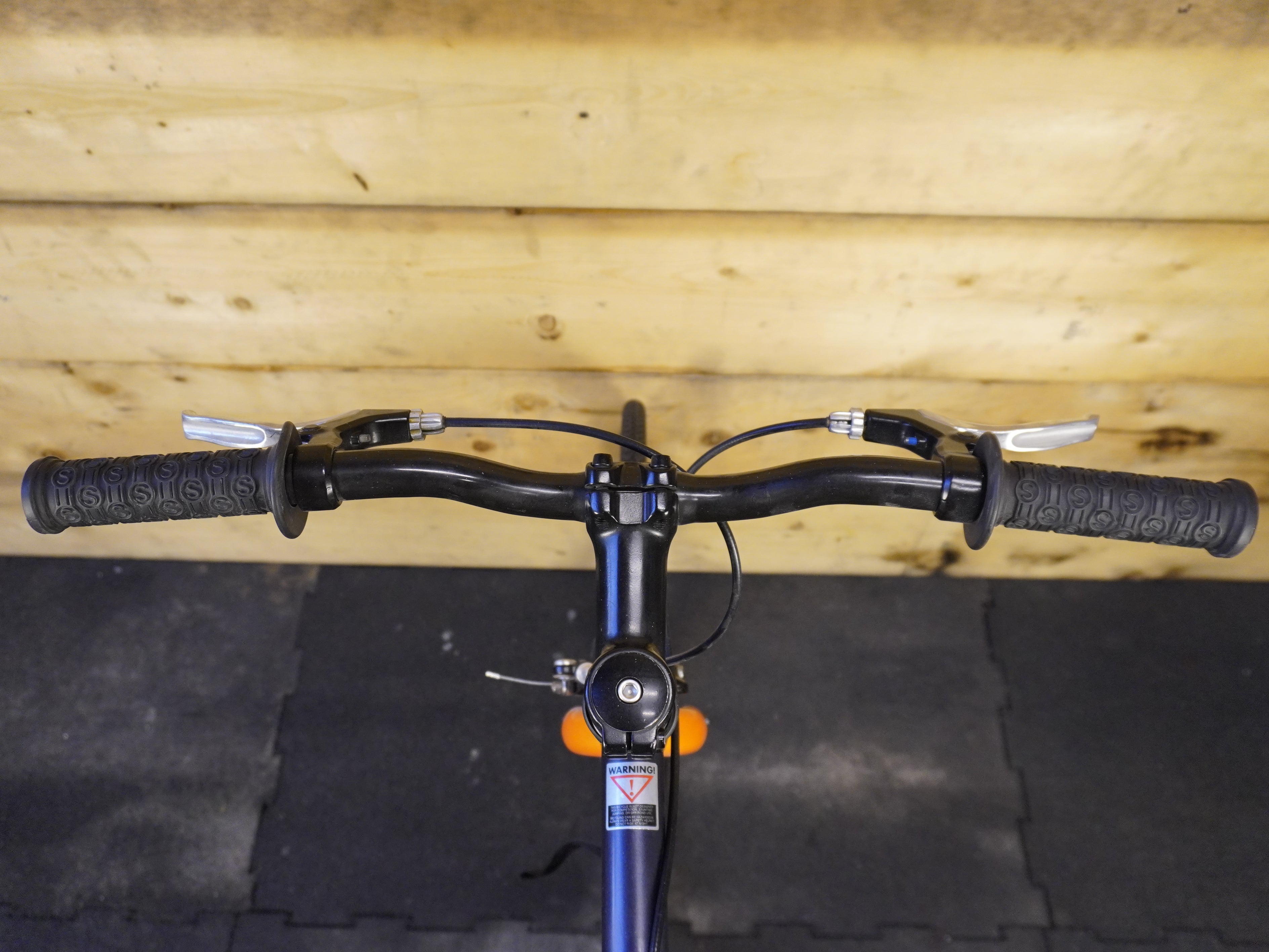 RENT Schwinn Regent Hybrid Bike