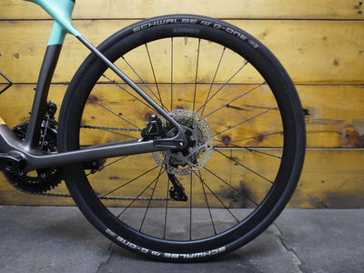 RENT Canyon Roadlite CF Hybrid Bike