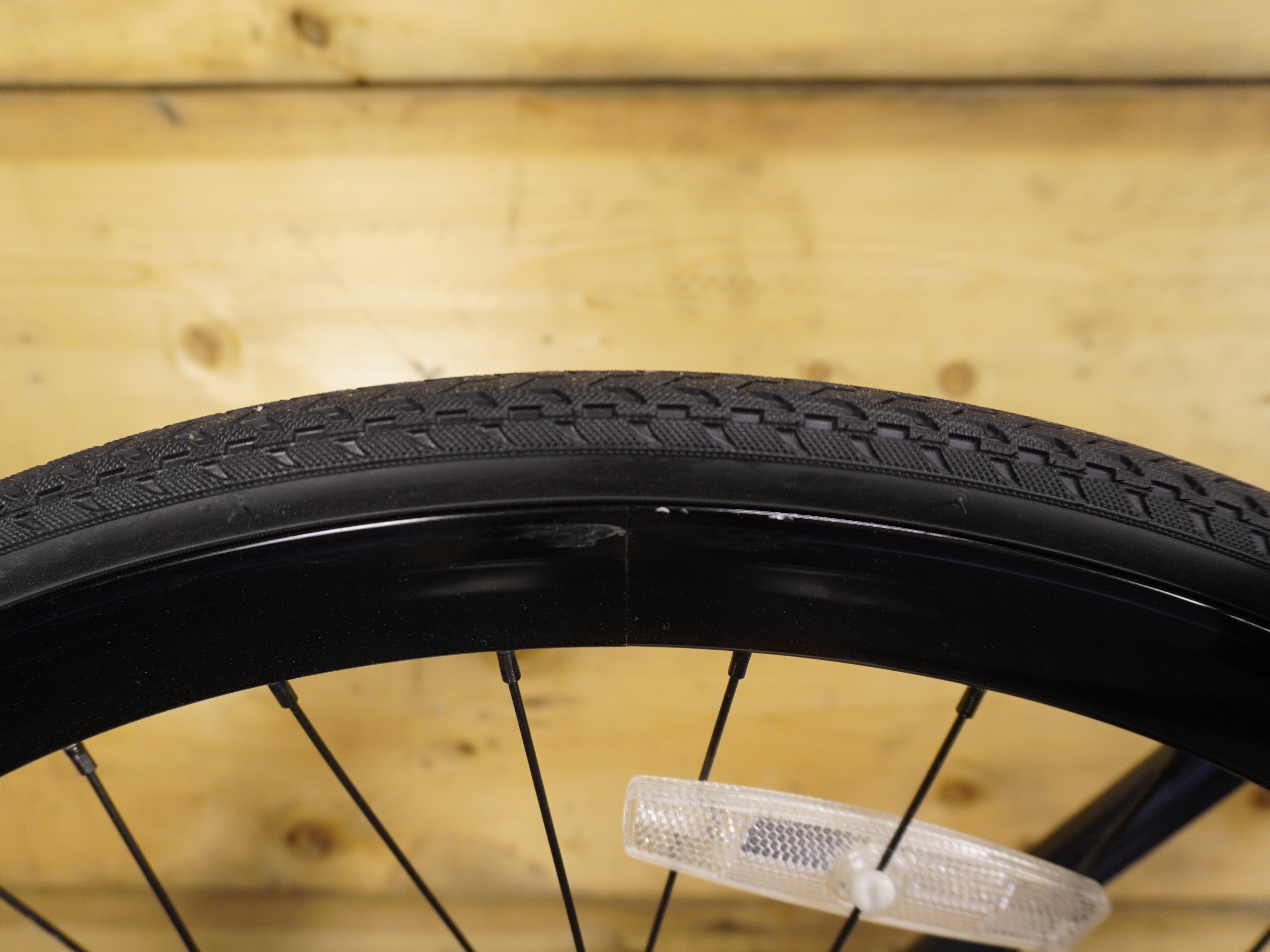 RENT Schwinn Regent Hybrid Bike