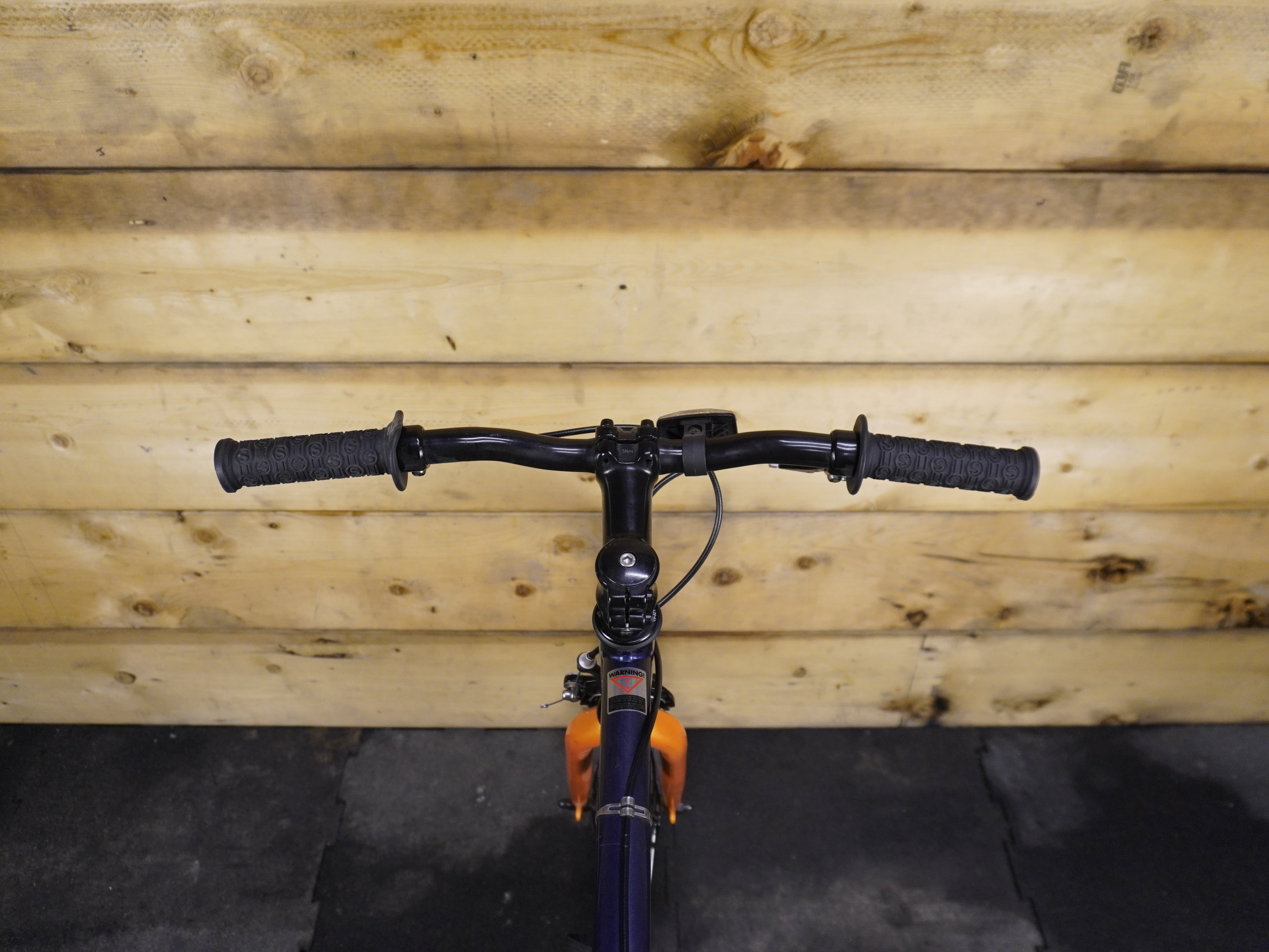 RENT Schwinn Regent Hybrid Bike