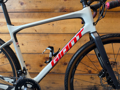 Giant Revolt Advanced 2 Gravel Bike