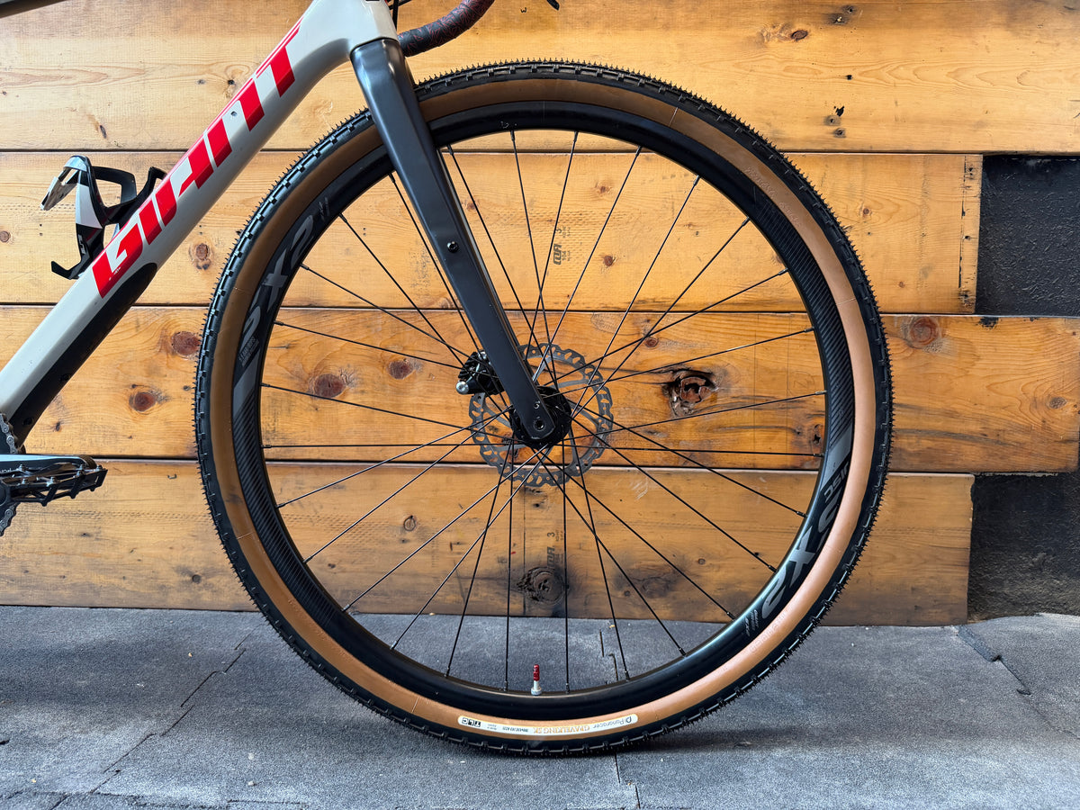 Giant Revolt Advanced 2 Gravel Bike