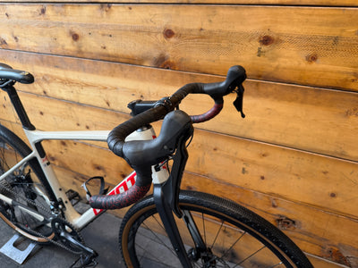 Giant Revolt Advanced 2 Gravel Bike