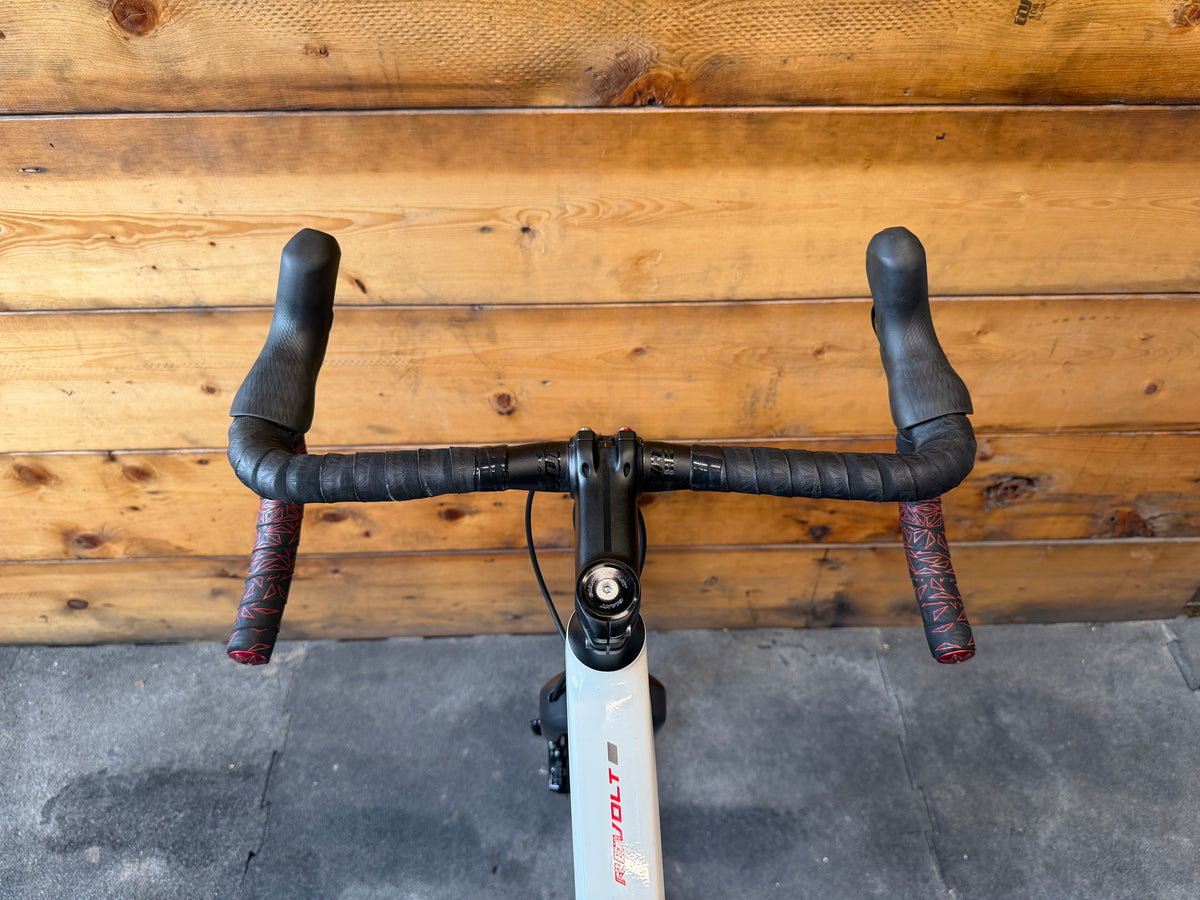 Giant Revolt Advanced 2 Gravel Bike