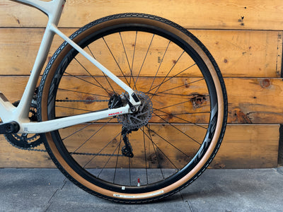 Giant Revolt Advanced 2 Gravel Bike