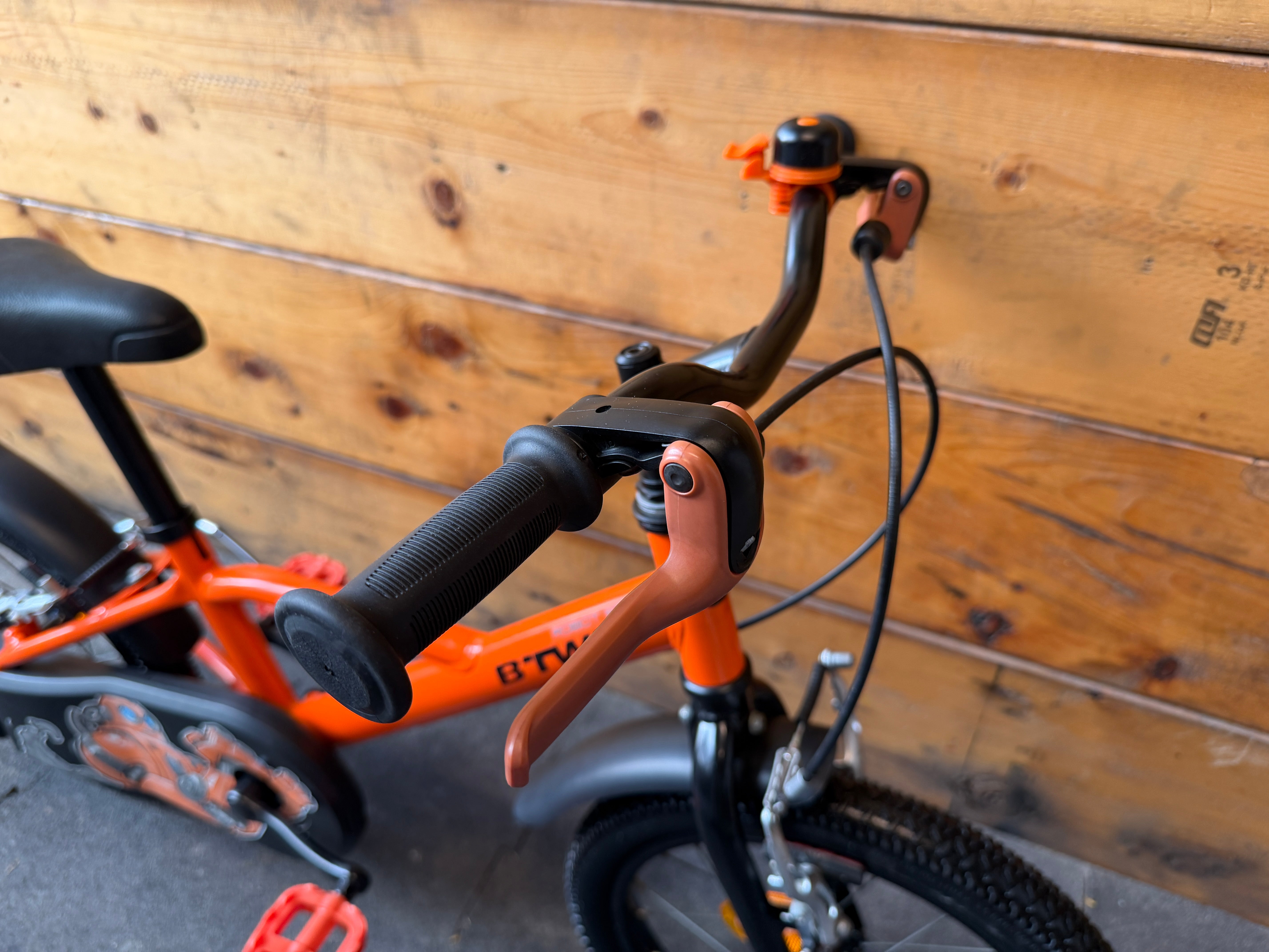RENT B'twin Robot 500 Kids Bike