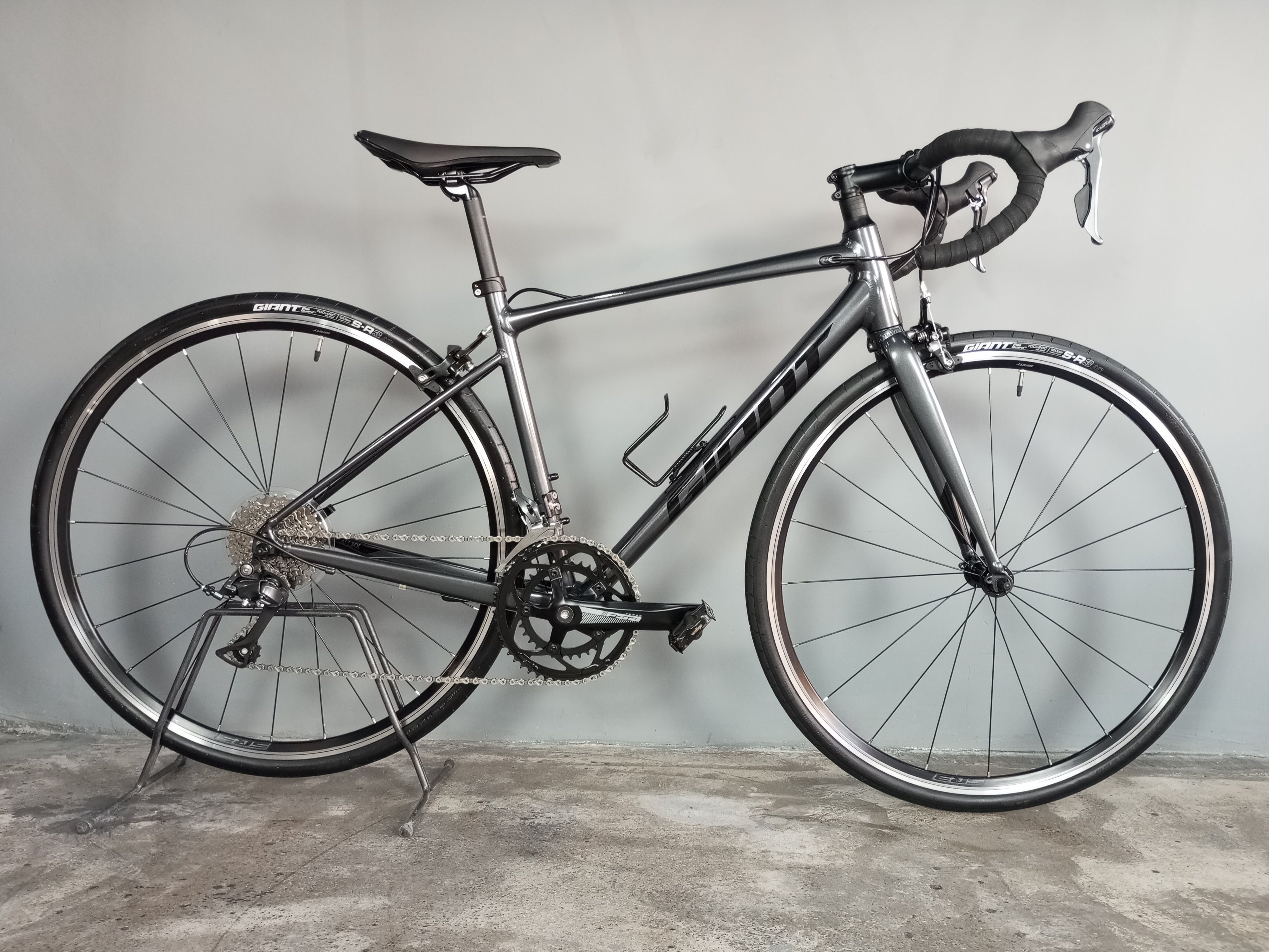 Giant Contend 3 Road Bike