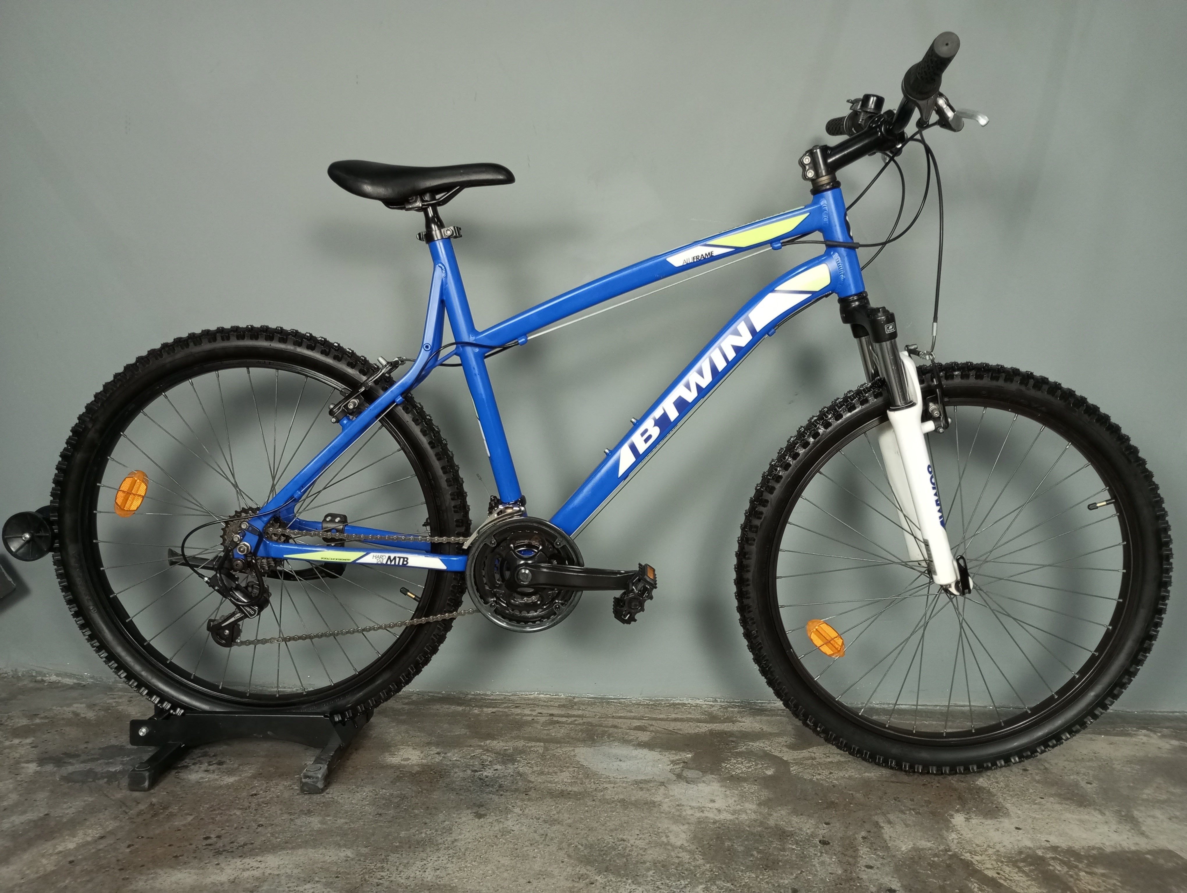 B twin Rockrider 340 Mountain Bike